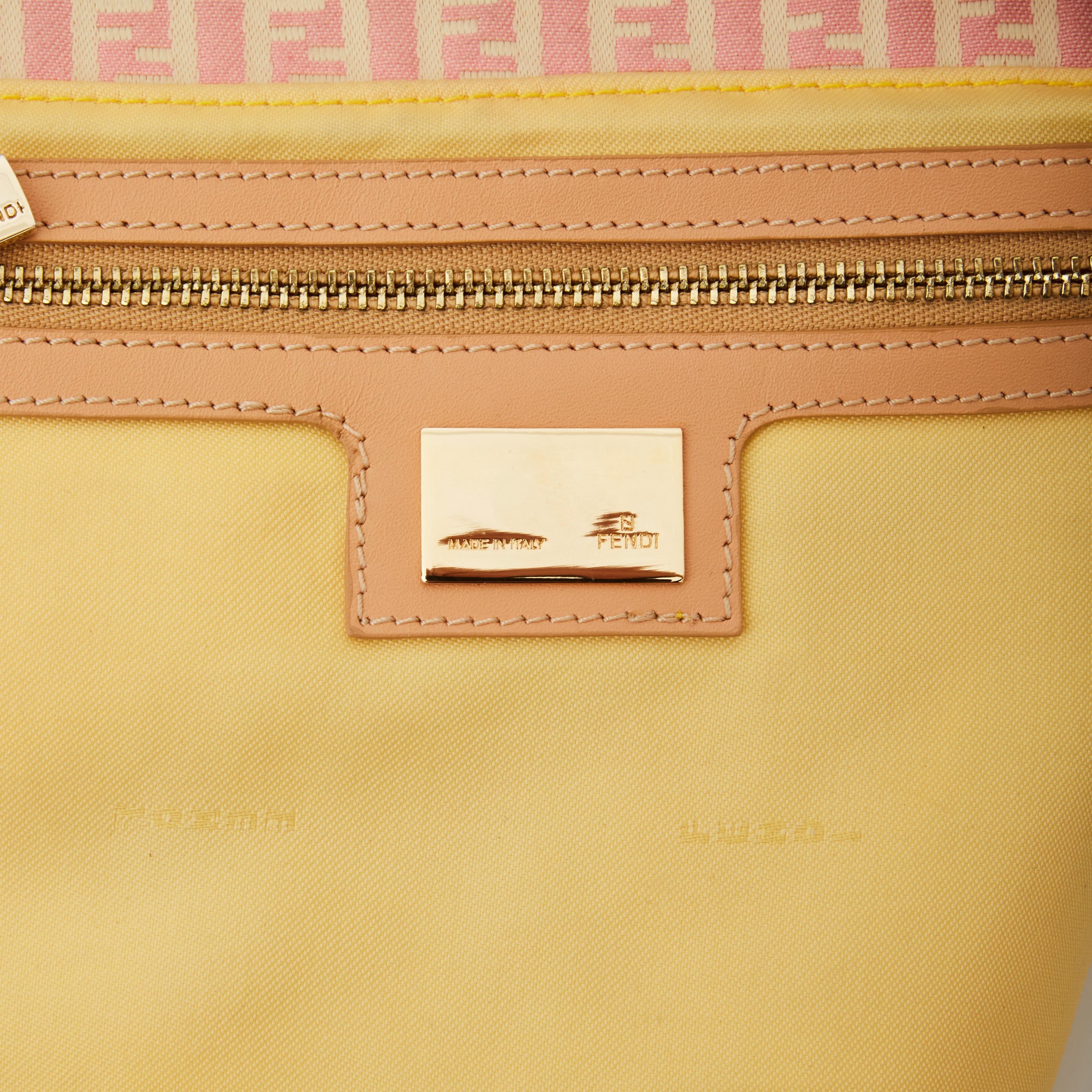 Fendi Vintage Mama Baguette Zuchino Pink Red Shoulder Bag In Good Condition In Montreal, Quebec