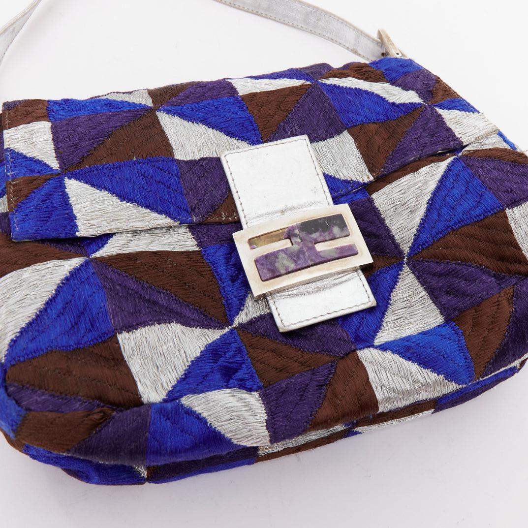 FENDI Vintage Mamma Baguette Umhängetasche aus blauem, silbernem und lila Stoff im Angebot 1