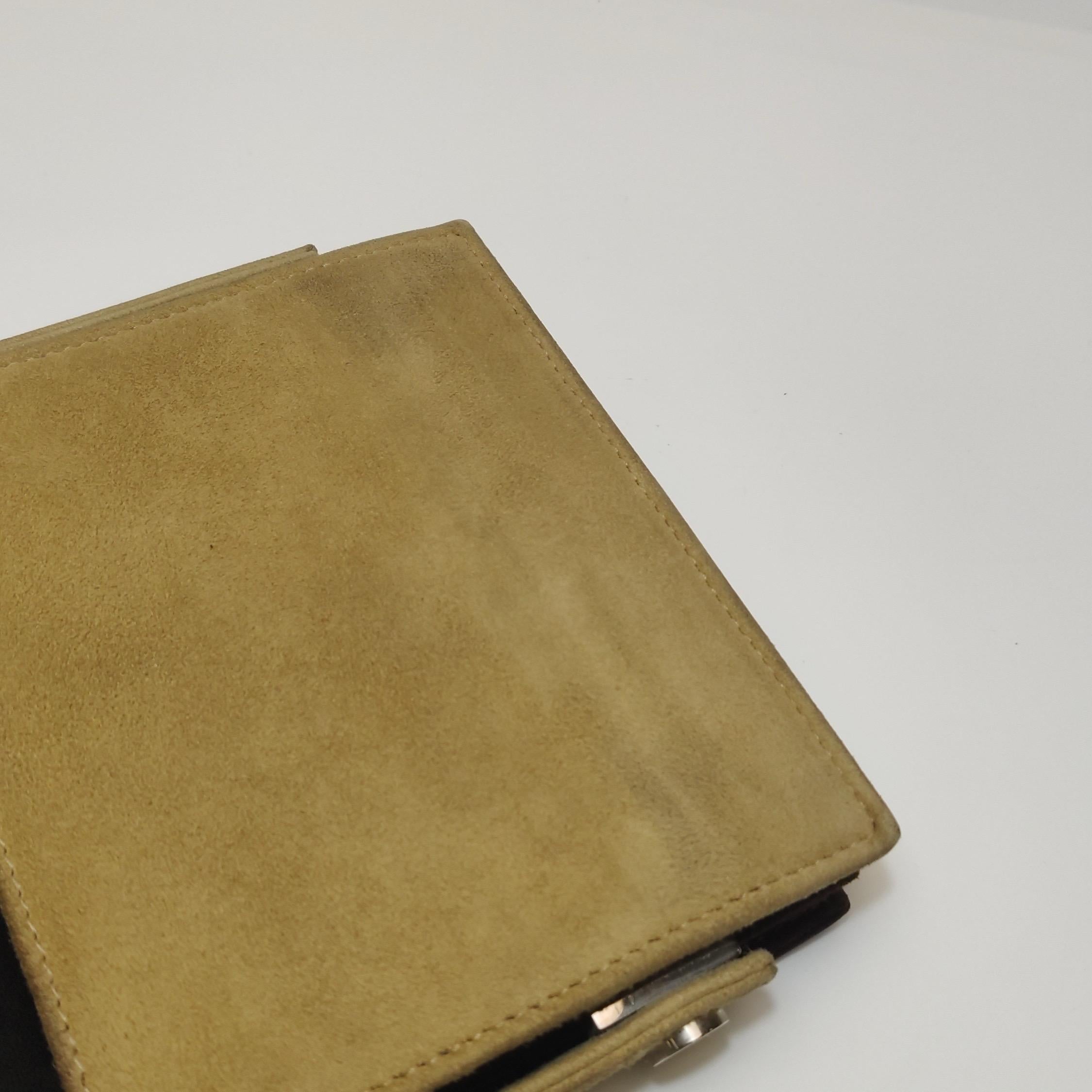 Fendi Vintage Mini Bicolore Marrone in pelle scamosciata con fibbia frontale Borsa a tracolla in vendita 12