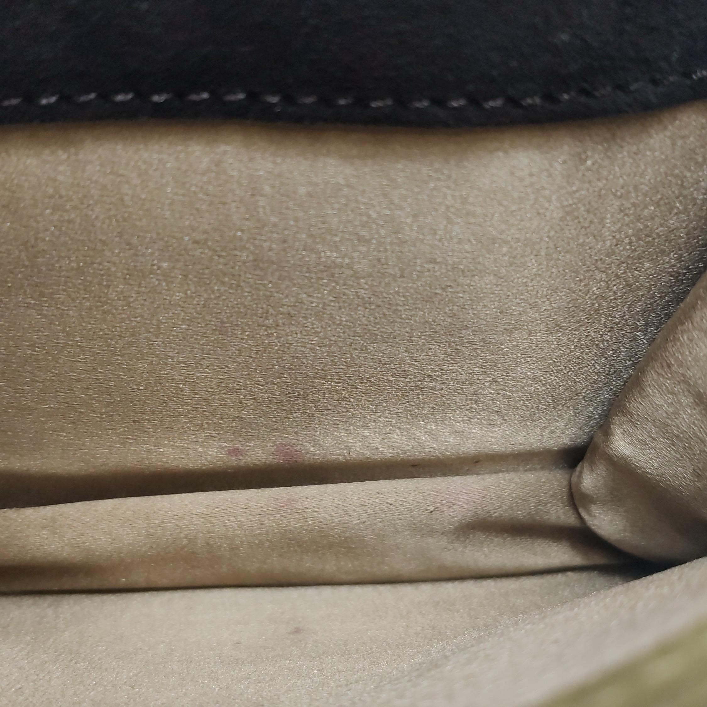 Fendi Vintage Mini Bicolore Marrone in pelle scamosciata con fibbia frontale Borsa a tracolla in vendita 4