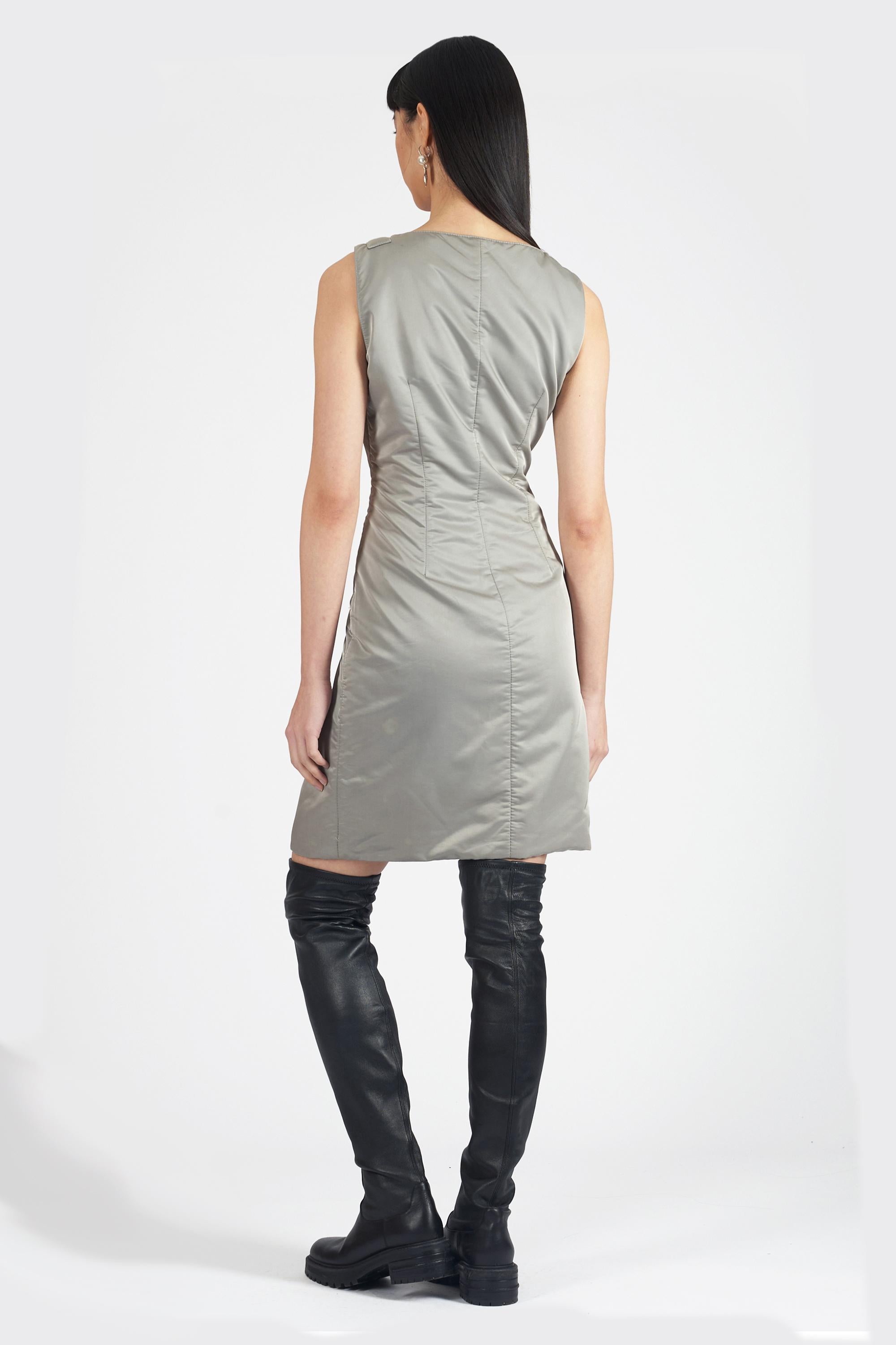 Fendi Vintage - Robe midi en nylon matelassé argenté Unisexe en vente