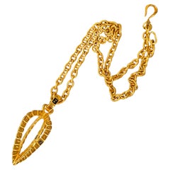 Fendi Vintage – Seltener goldfarbener „Fendista Leaf“-Anhänger in Tropfenform – klobige lange Halskette