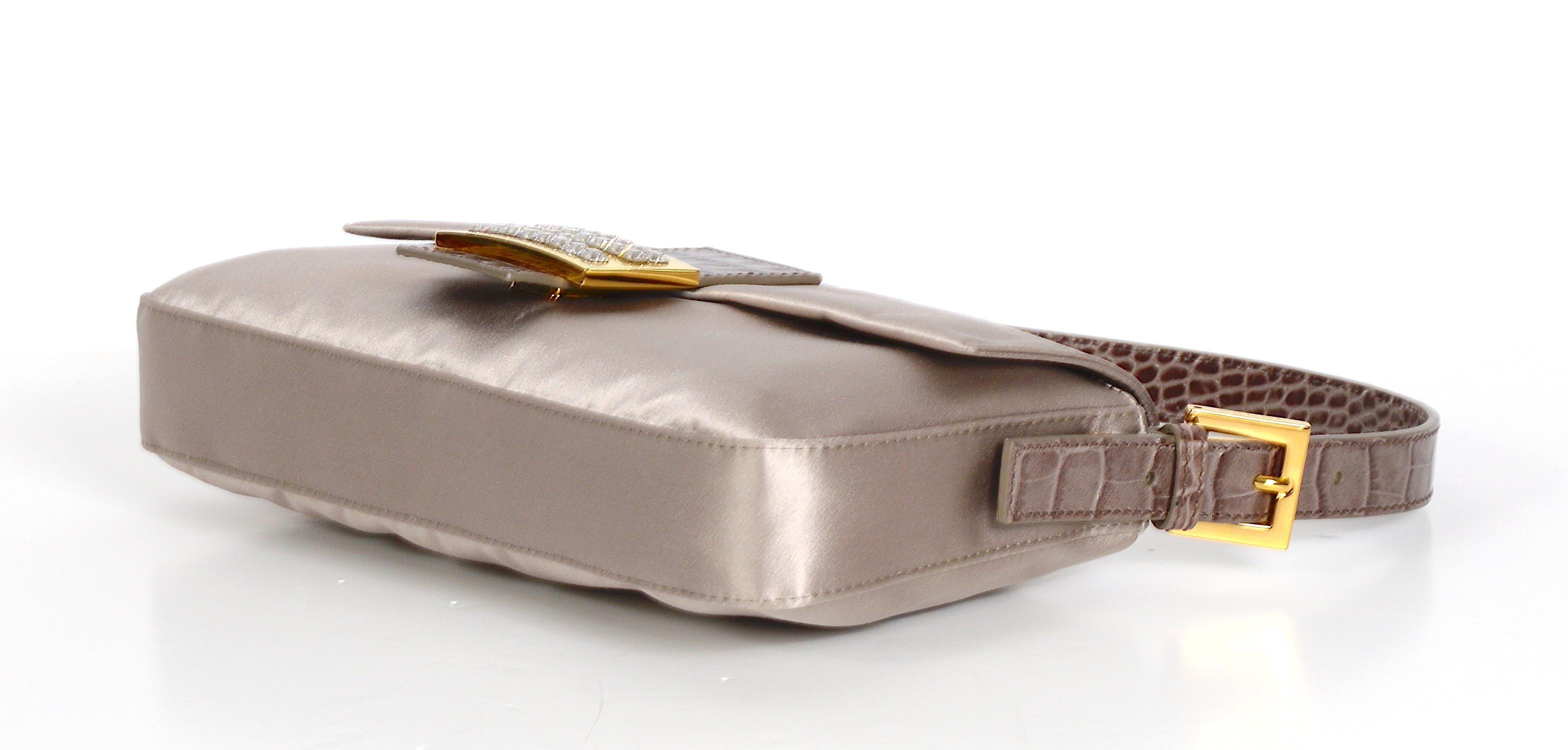 Fendi vintage silver/grey satin gold tone crystal embellished baguette flap bag In Excellent Condition In Antwerpen, Vlaams Gewest