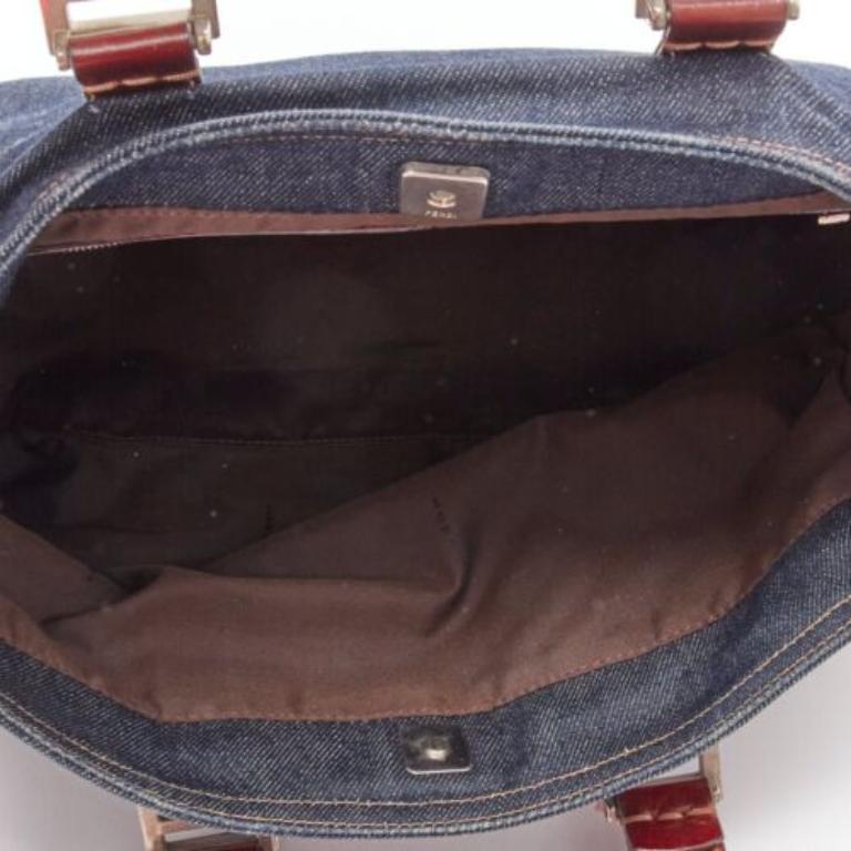 Borsa Fendi Vintage Twin in denim blu scuro con fibbia FF con manico marrone in vendita 4