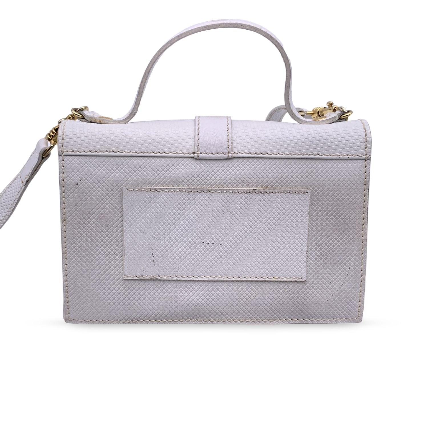 Mini sac à main convertible Fendi vintage en cuir blanc texturé Pour femmes en vente