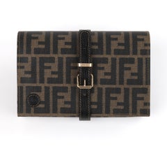 FENDI Vintage Zucca Clutch Handtasche mit abnehmbarer Pochette Beuteltasche und Schmuck Roll