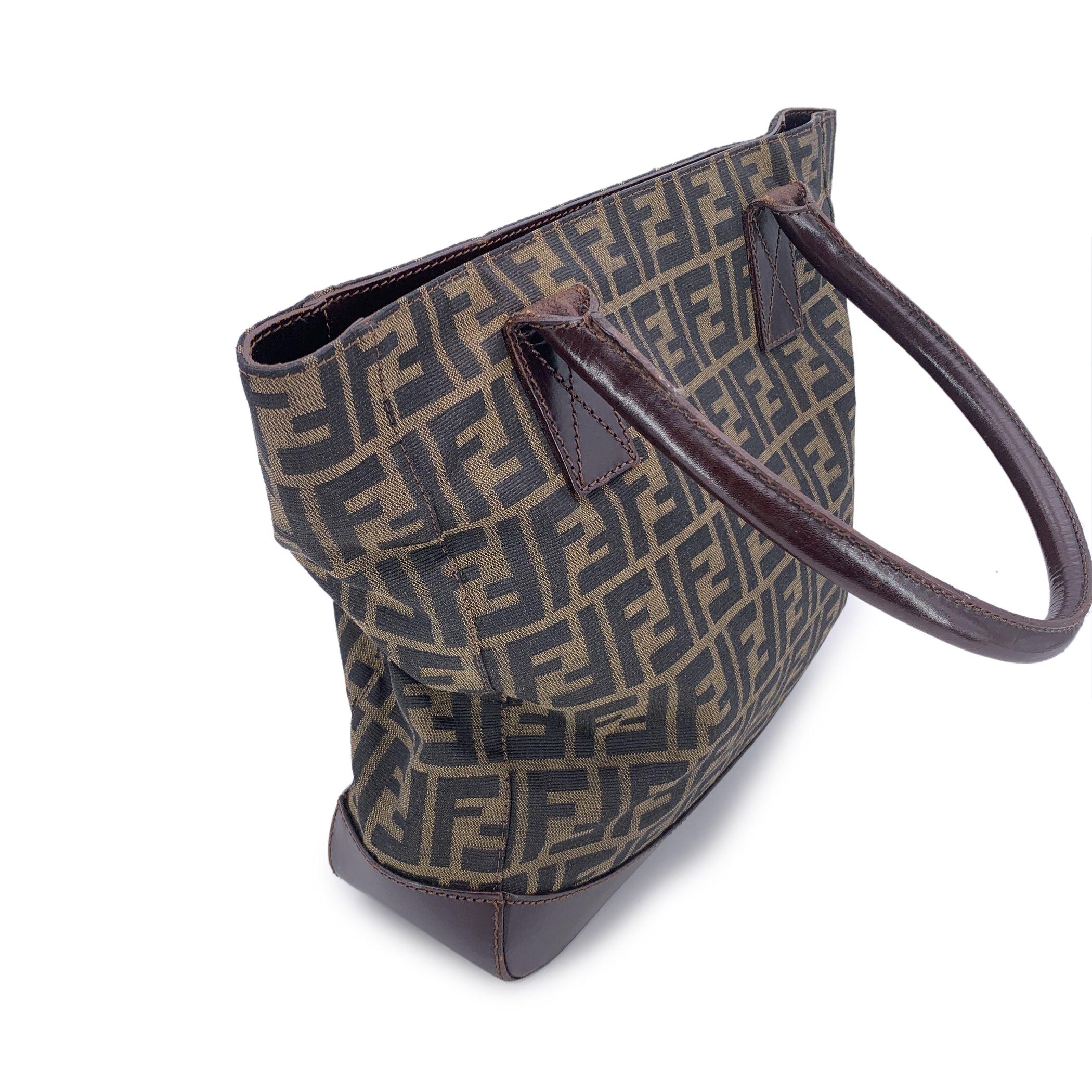 Fendi Vintage Zucca Monogram Canvas Tote Handbag Shoulder Bag In Good Condition For Sale In Rome, Rome