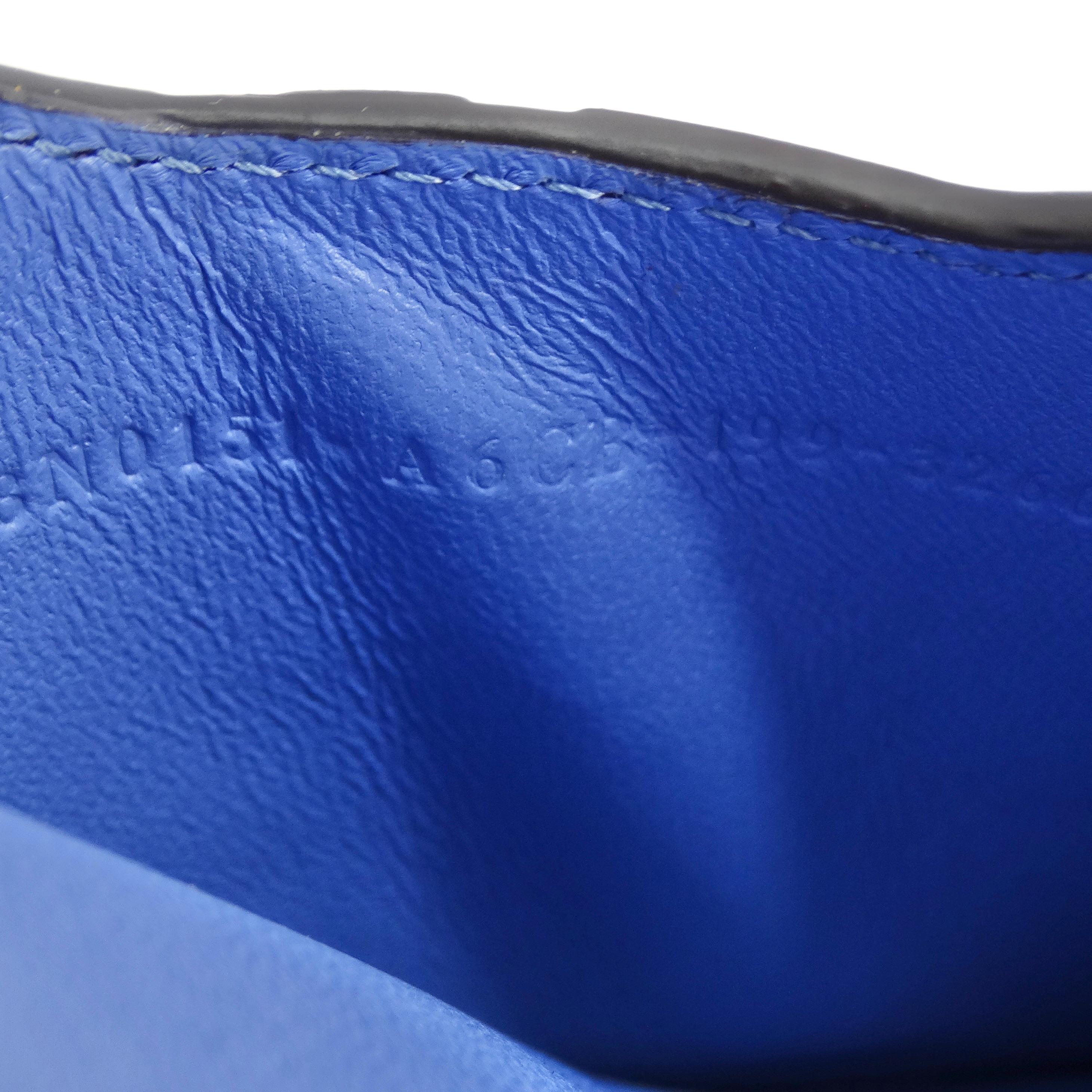 Fendi Vitello Cruise Bi-Color Embossed Flat Envelope Pouch For Sale 3