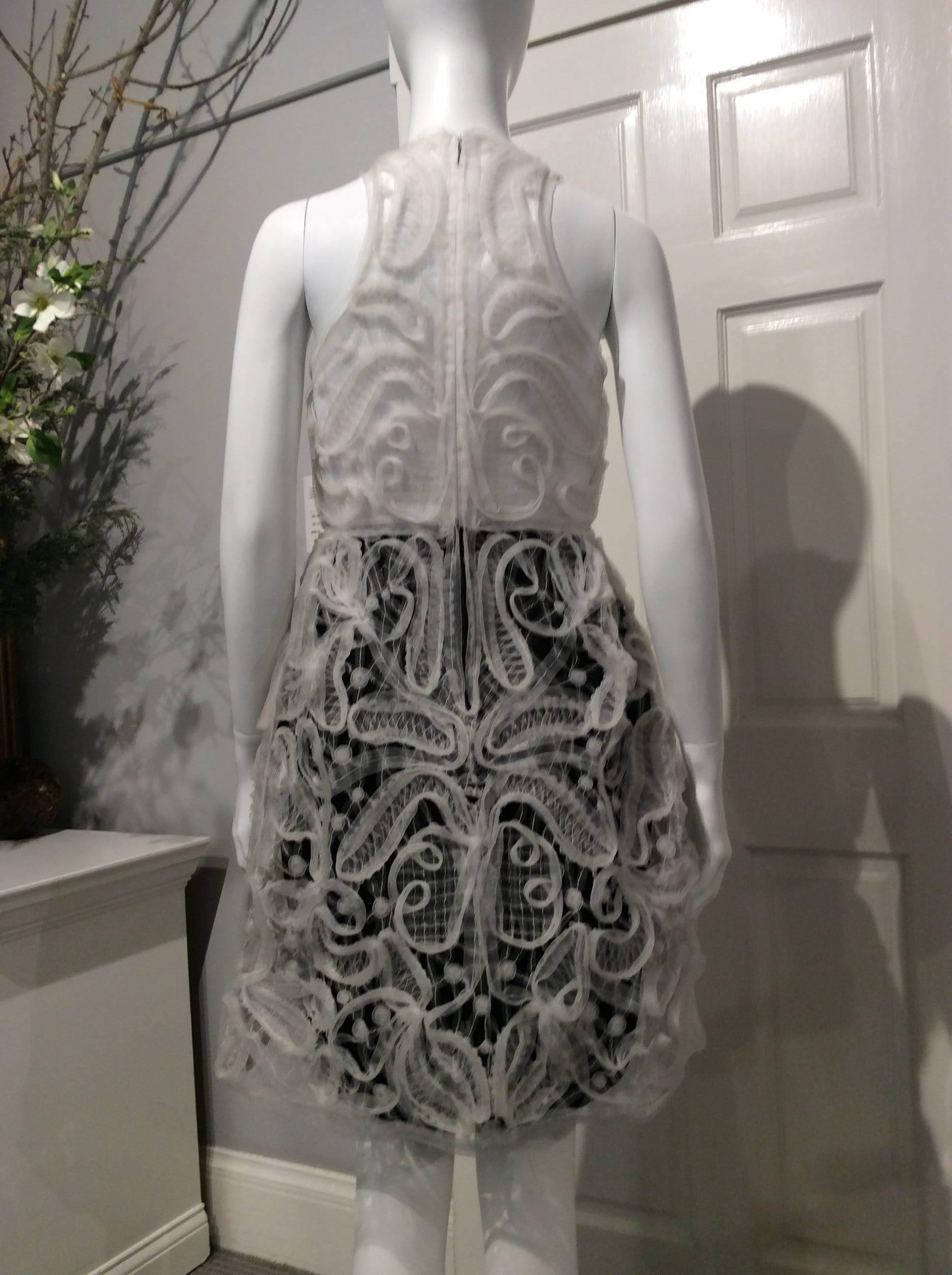 Fendi White And Black Dress With Nylon Ribbon Embellishment Sz42 (Us 4) In Excellent Condition For Sale In San Francisco, CA
