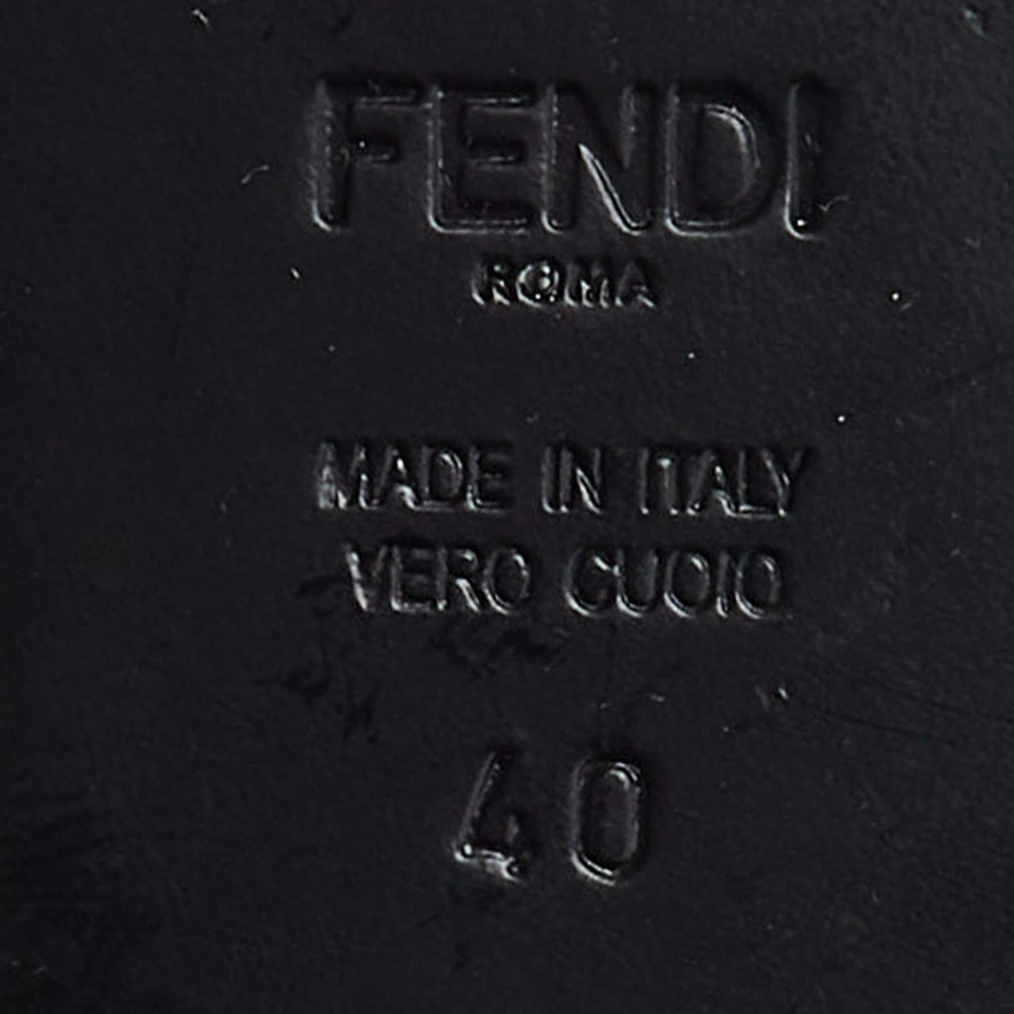 Fendi White/Black Lizard Embossed Studded Ankle Strap Flat Sandals Size 40 For Sale 2