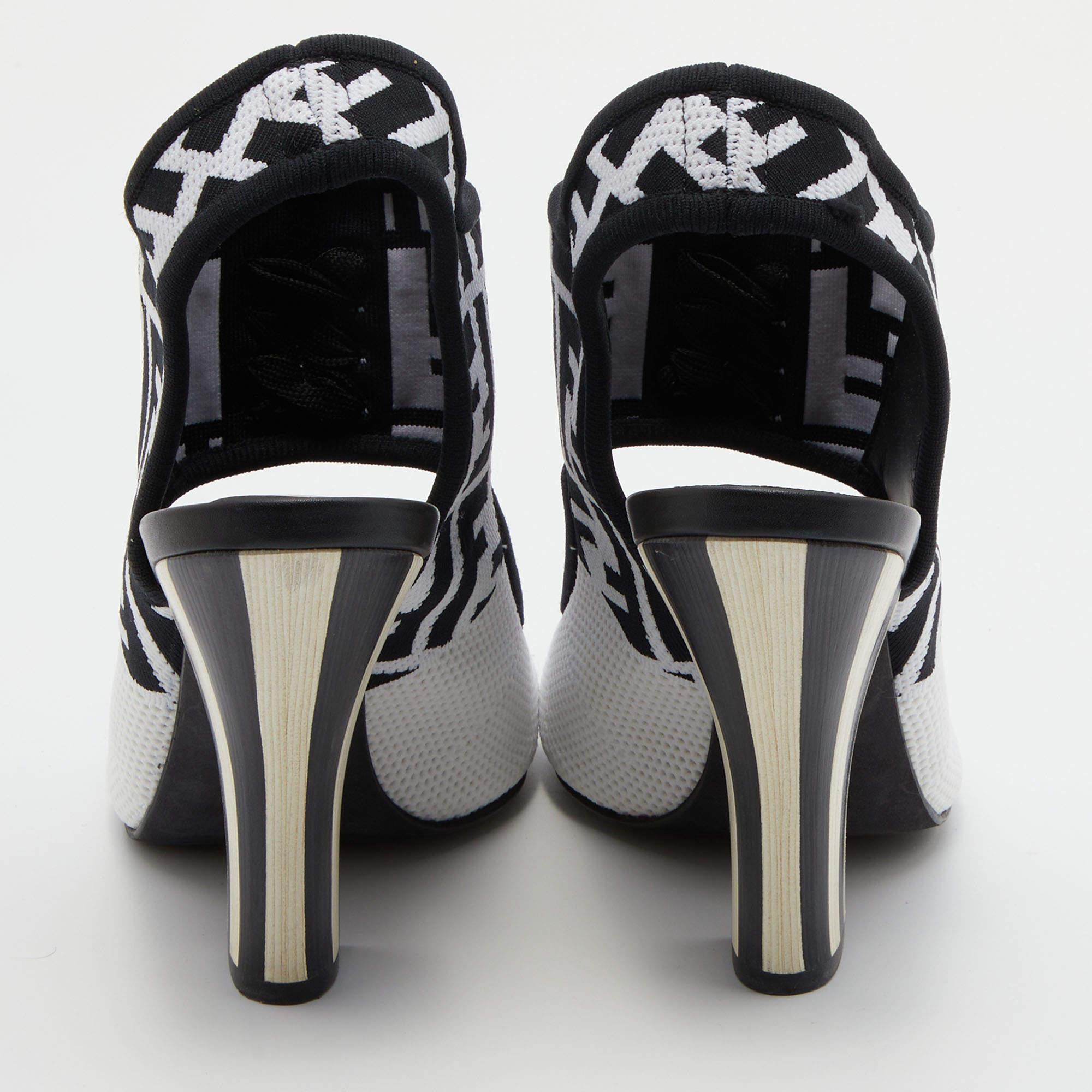 Fendi White/Black Zucca Knit Fabric Peep Toe Slingback Sandals Size 40 In Excellent Condition In Dubai, Al Qouz 2