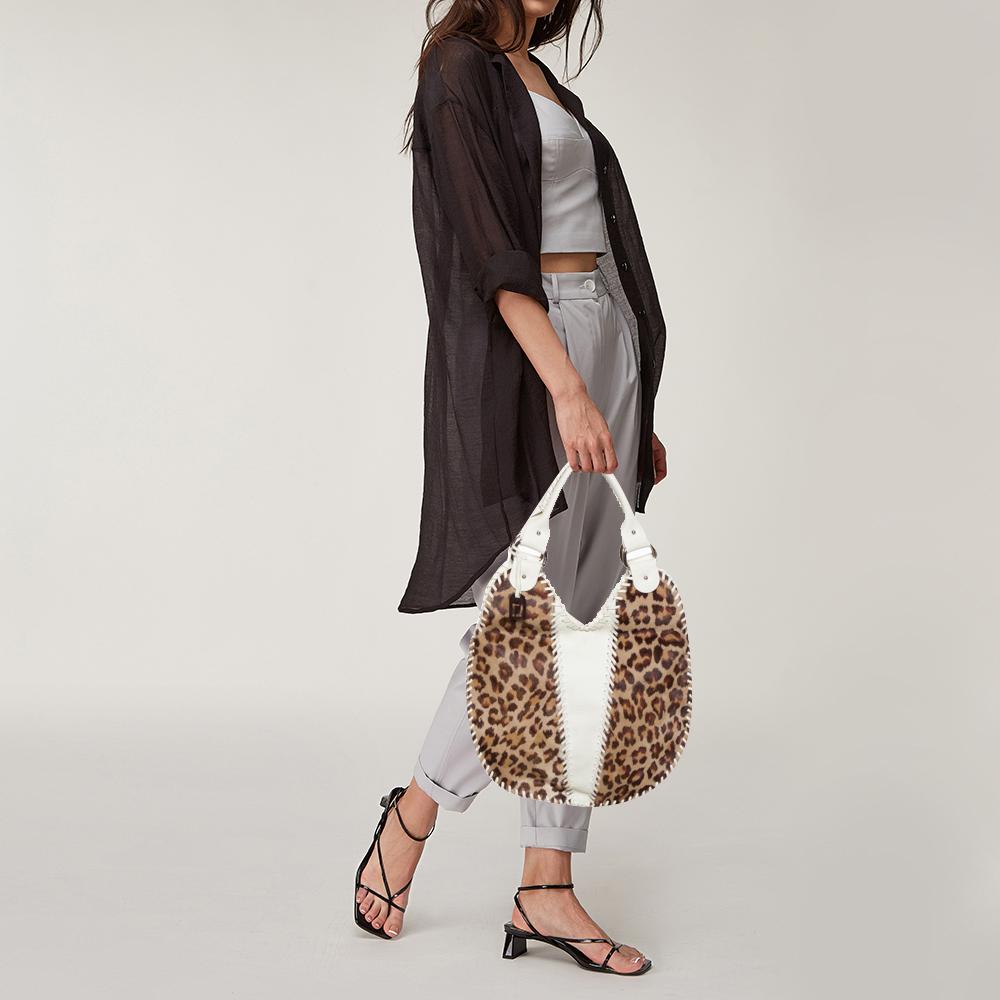 Fendi White/Brown Leopard Print Calfhair and Leather Whipstitch Hobo In Good Condition In Dubai, Al Qouz 2