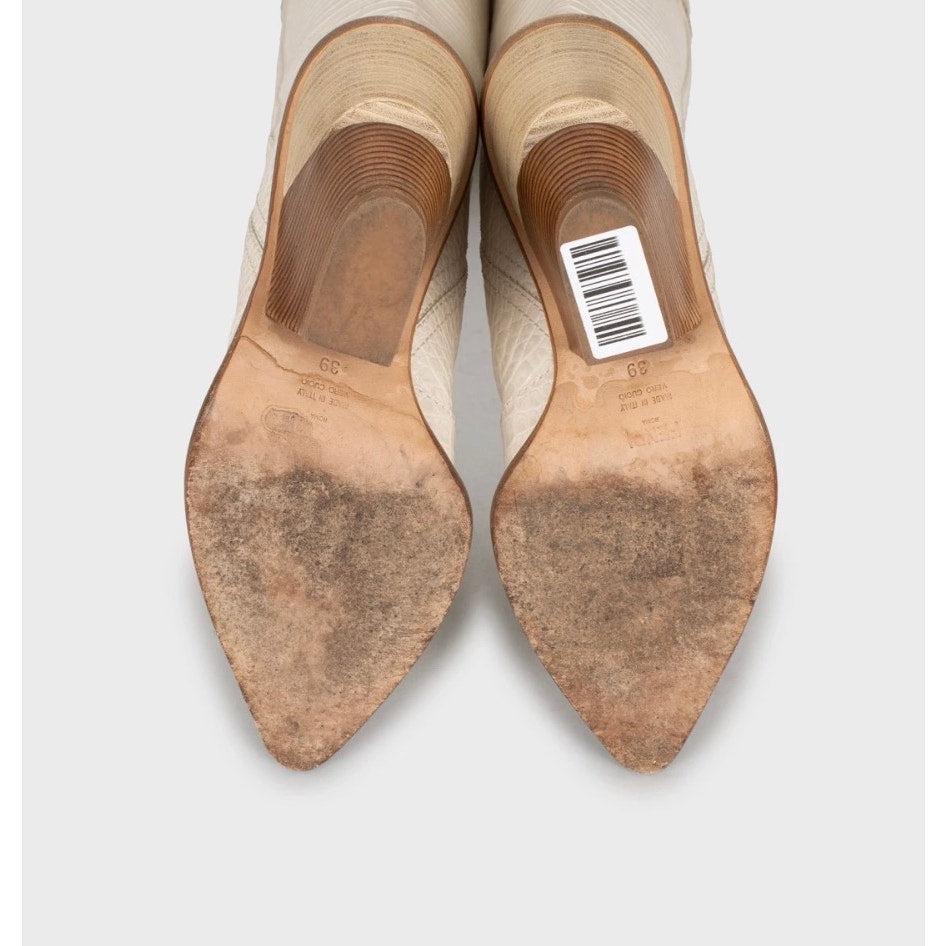 Fendi Weiße Lederstiefel mit asymmetrischem Absatz - Größe 39 im Angebot 1