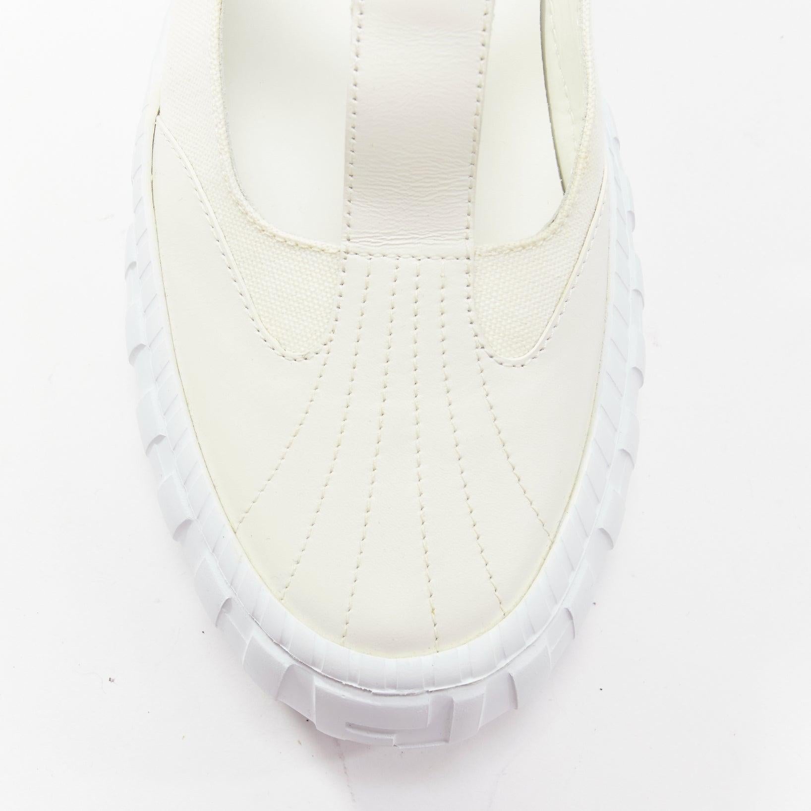 FENDI Weißes Leder Canvas Logo Schnallen T Strap Platform Sneakers EU41 im Angebot 2