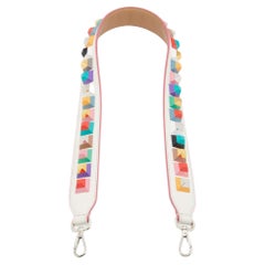 Borsa a tracolla Fendi in pelle bianca con borchie