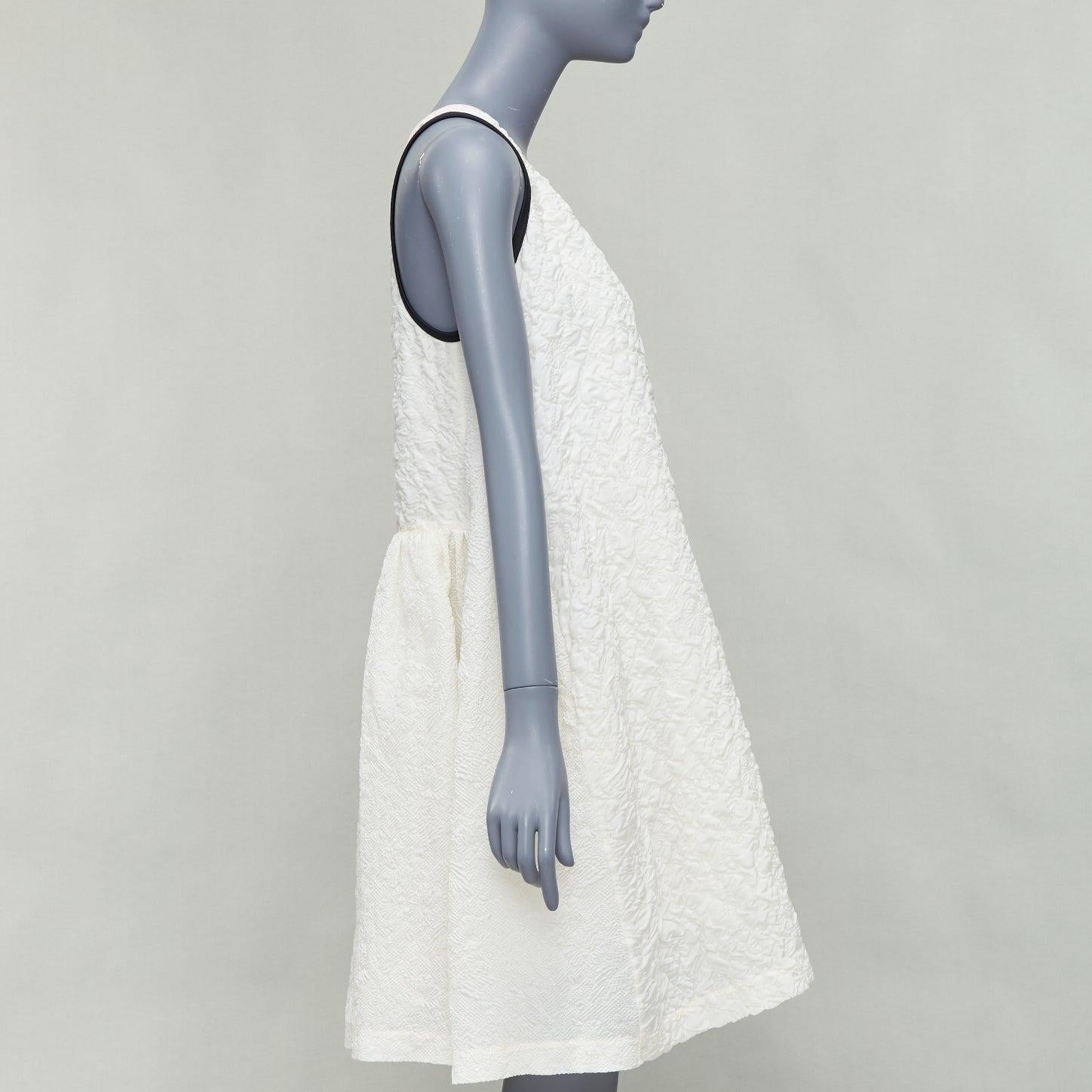 FENDI white pink black silk blend cloque babydoll tent dress IT38 XS In Excellent Condition For Sale In Hong Kong, NT