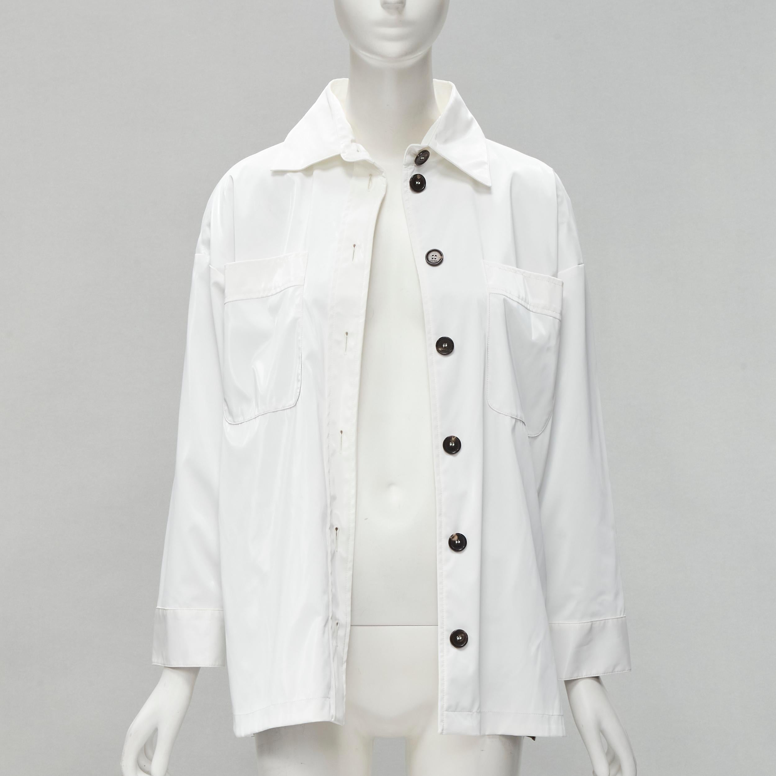FENDI Überhemdjacke aus weißem Polyester in Braun FF Zucca mit Monogramm IT36 XS (Grau) im Angebot