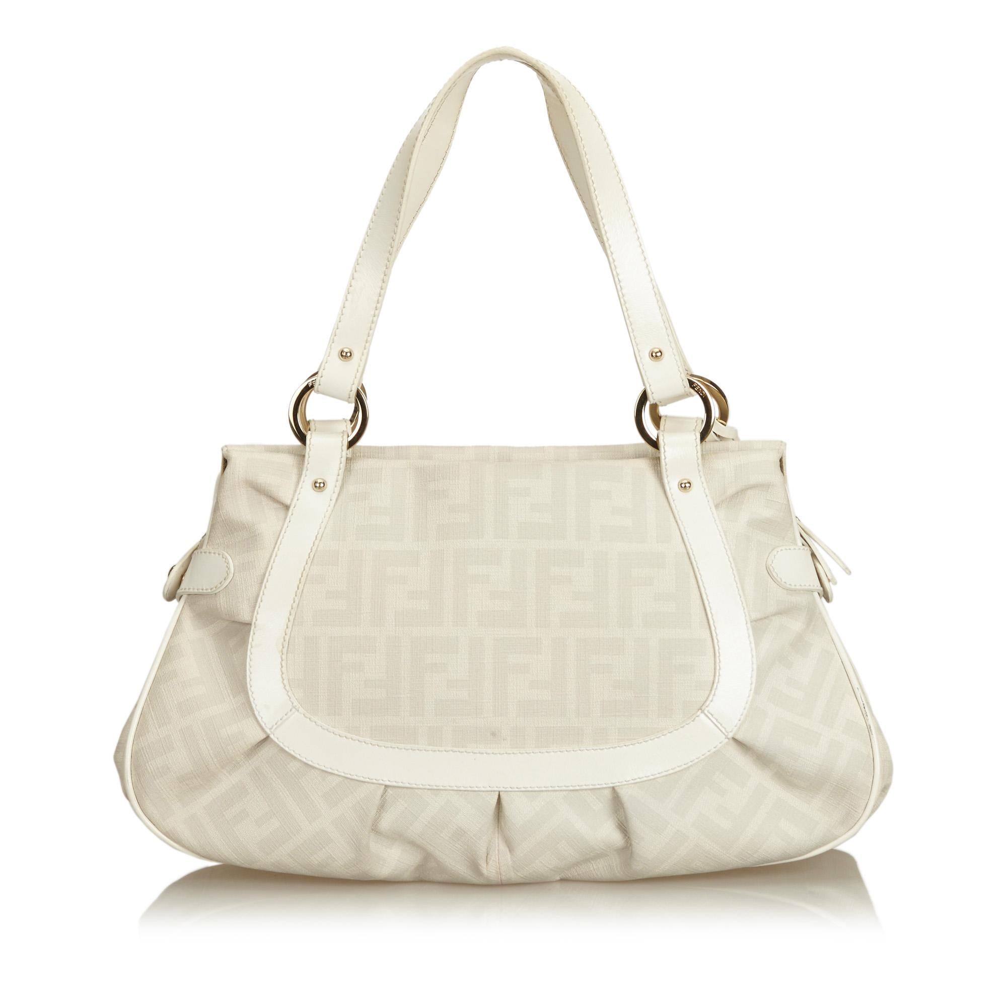 Fendi White Zucca Shoulder Bag In Good Condition For Sale In Orlando, FL