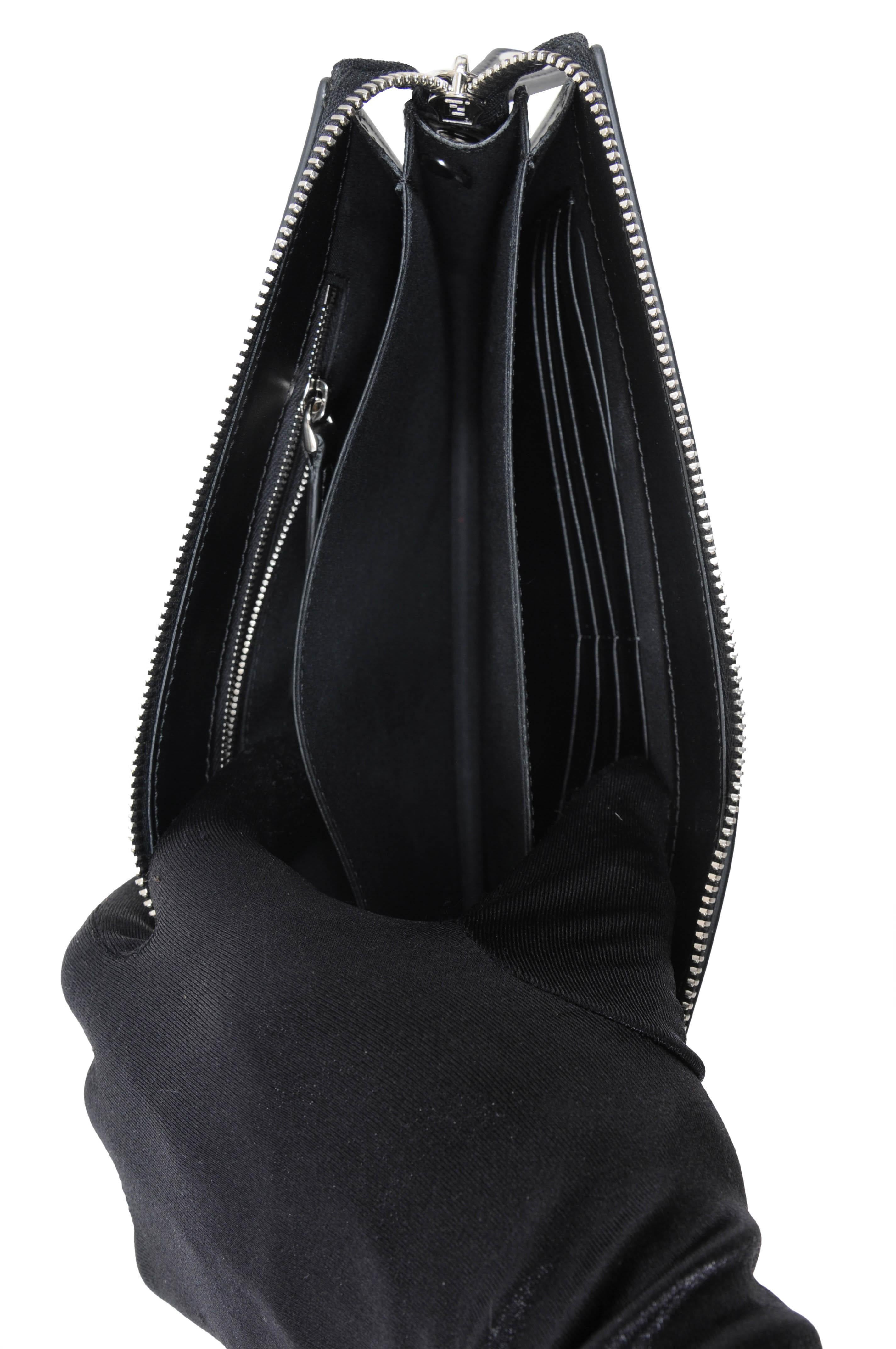 Fendi Donna Pouch Nero Pelle Marrone FF Logo Clutch Uomo Travel File Palladium in vendita 7