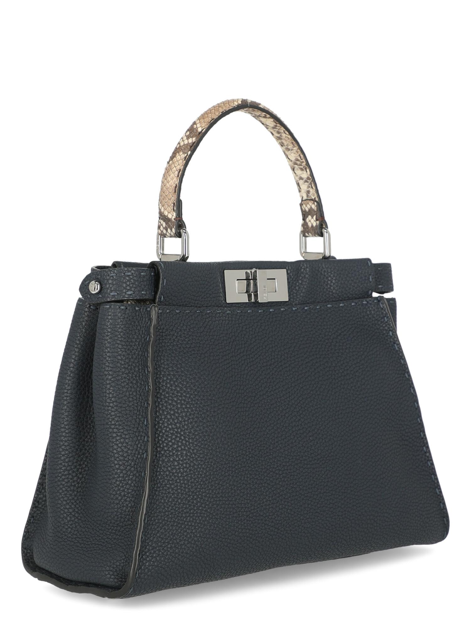 Black Fendi Women's Handbag Peekaboo Beige/Navy Leather For Sale
