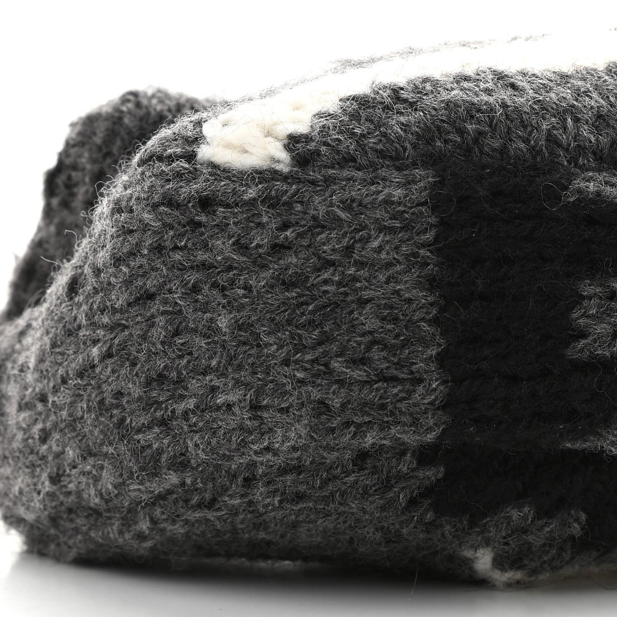 Fendi Wool Knit Black Grey Aztec Baguette In Excellent Condition In Montreal, Quebec