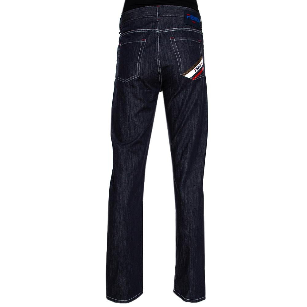 For days when you want to dress casually, this pair of Fendi X Fila jeans will be just right. Made from cotton, the indigo jeans feature belt loops, pockets, front closure and signature details of both the brands. The pair will offer you a nice