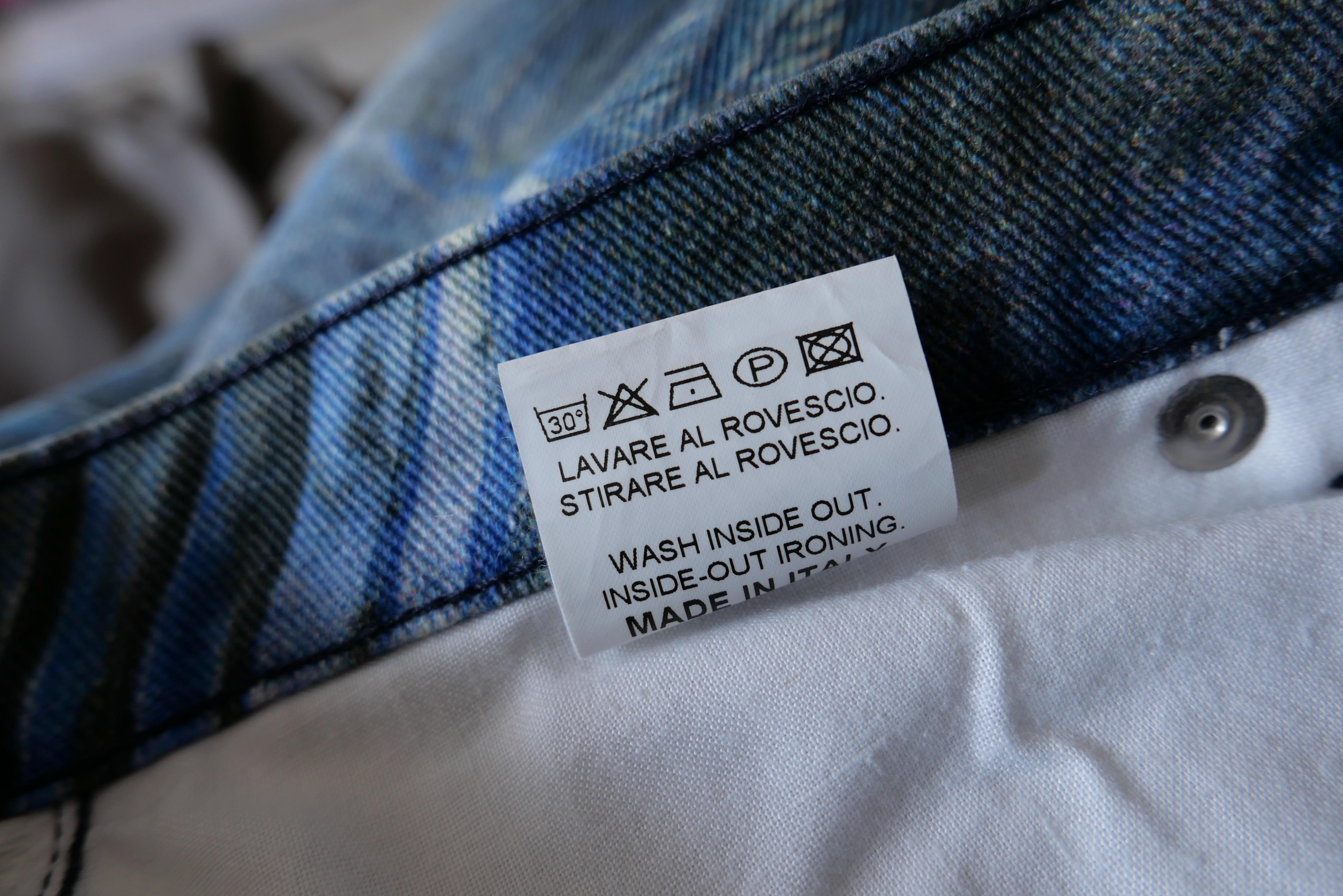 Fendi x Karl Lagerfeld Vintage Spring 2003 Feather Print Jeans For Sale 3