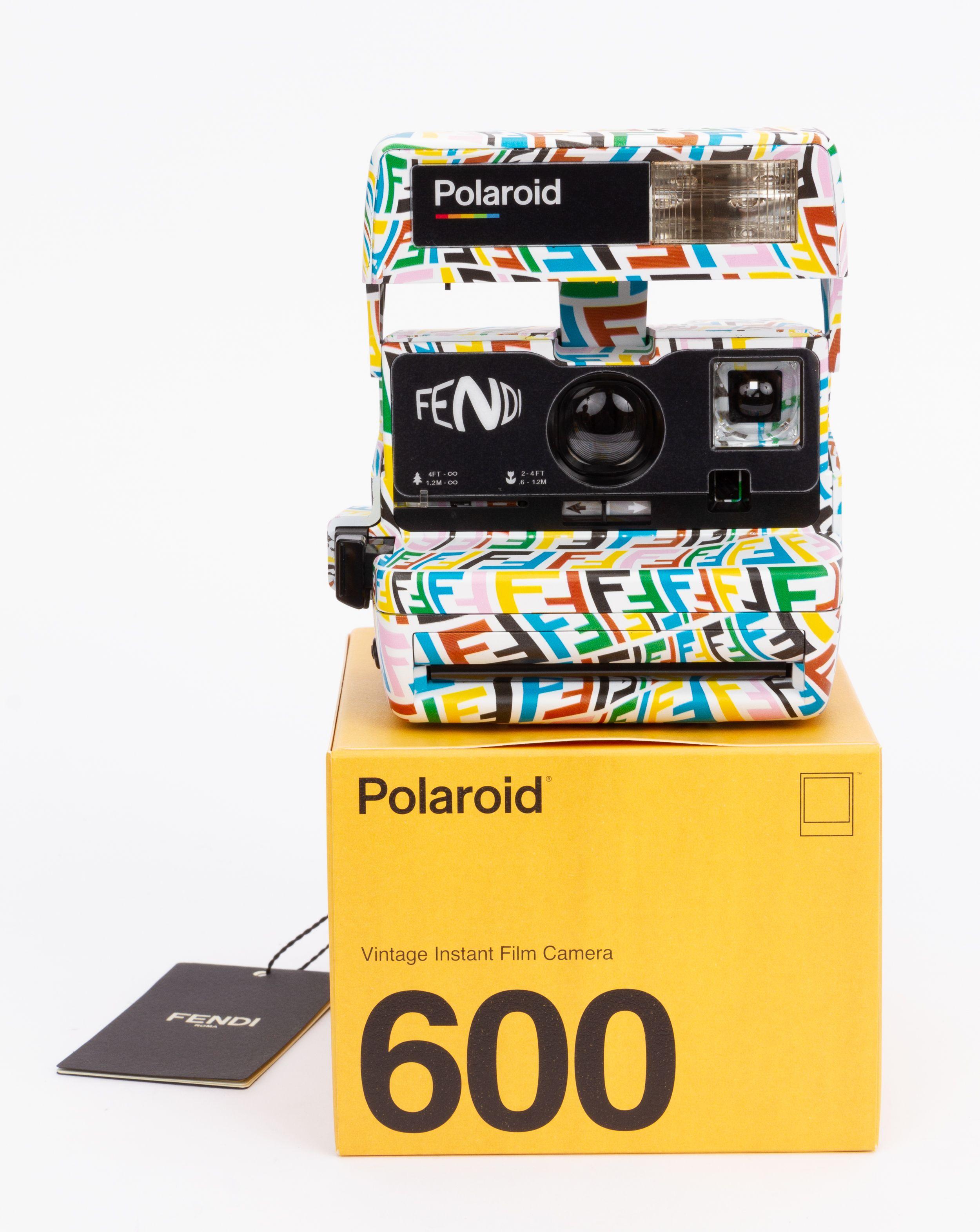 2000s polaroid camera