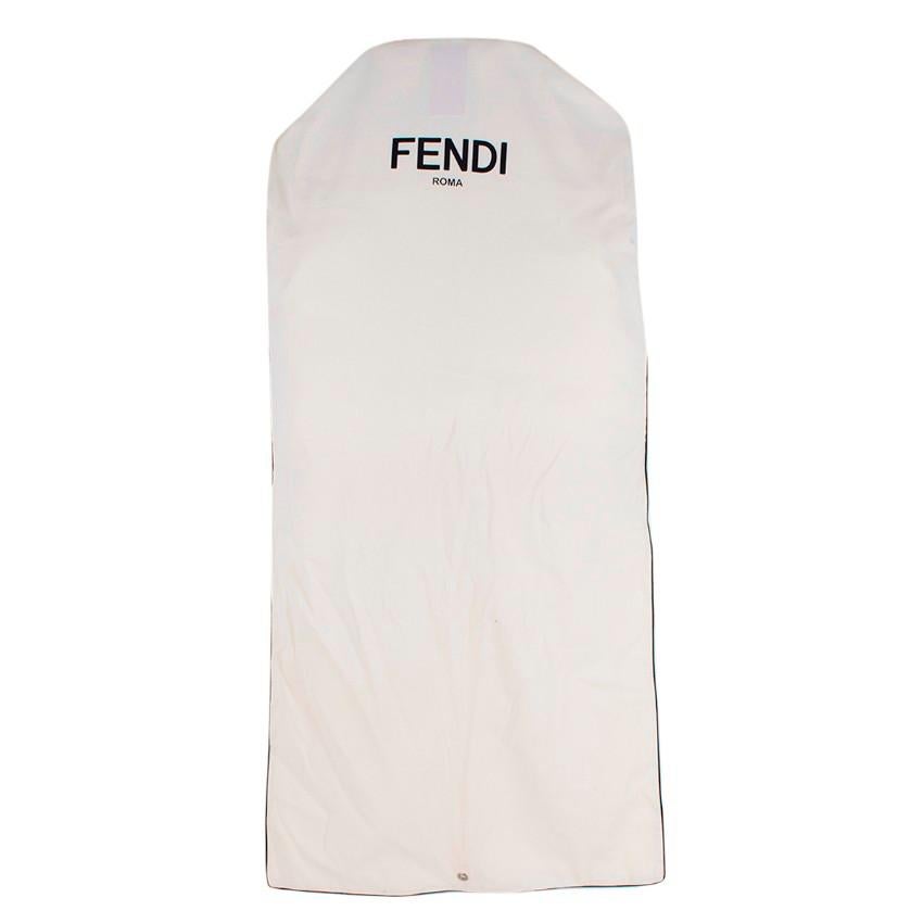 Fendi x Skims Weiße Daunen-Pufferjacke im Angebot 5