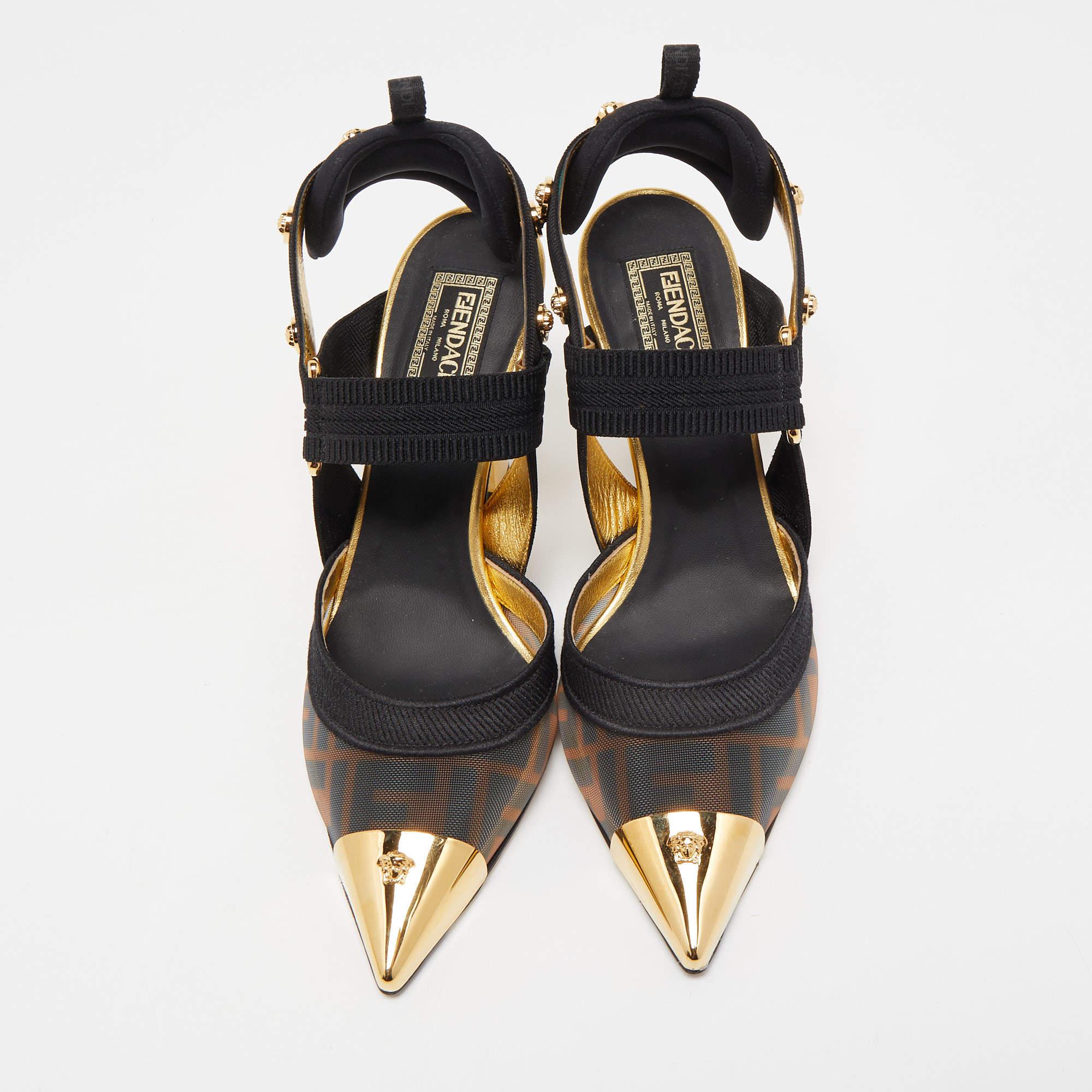 Les escarpins Fendi x Versace Icone sont une fusion exquise de deux marques de luxe emblématiques. Ces escarpins présentent une étonnante combinaison de maille et de tissu noir et or, dégageant un sentiment d'élégance et de sophistication. Dotées