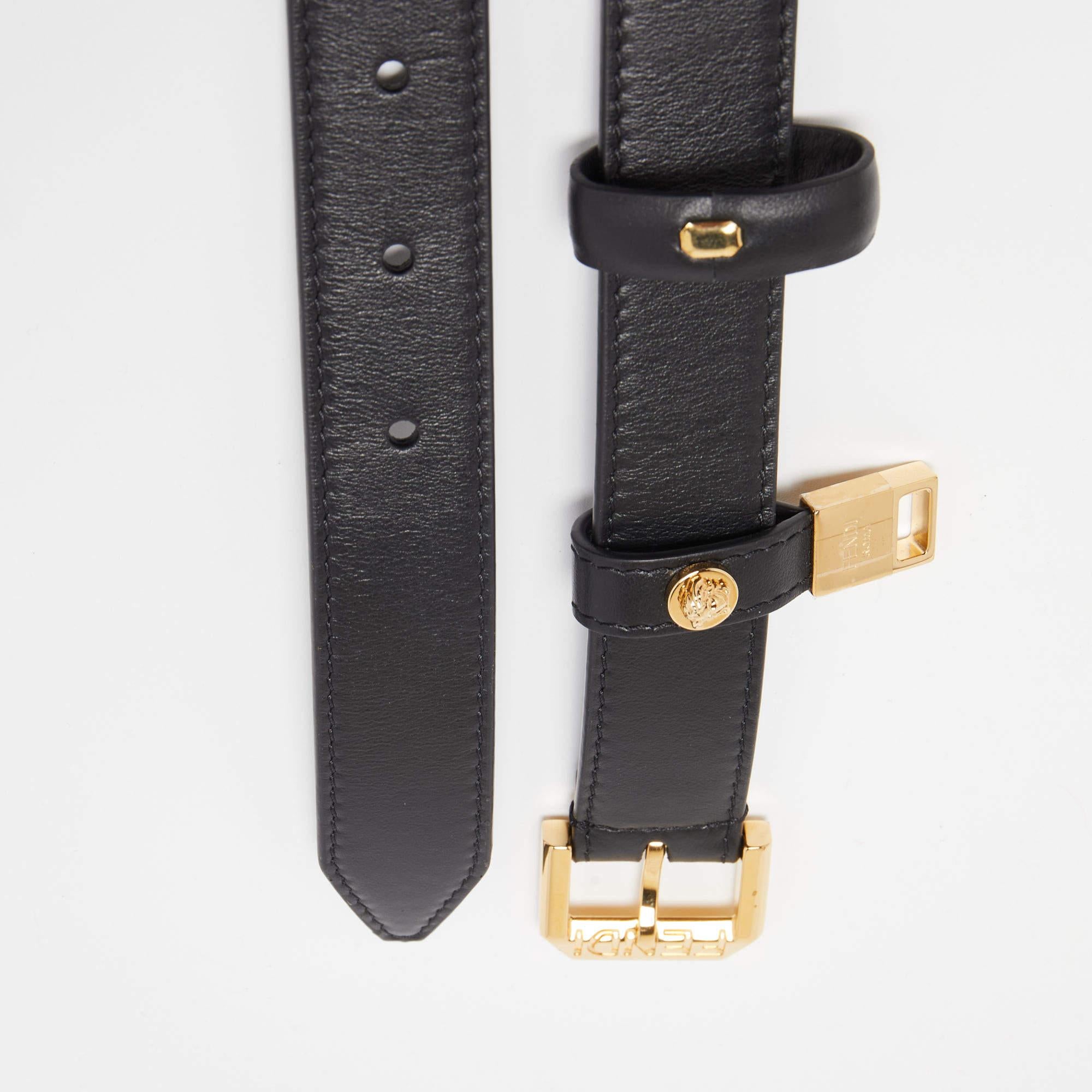 Nero Fendi x Versace Cintura con fibbia in pelle nera con logo e lettere 105CM in vendita