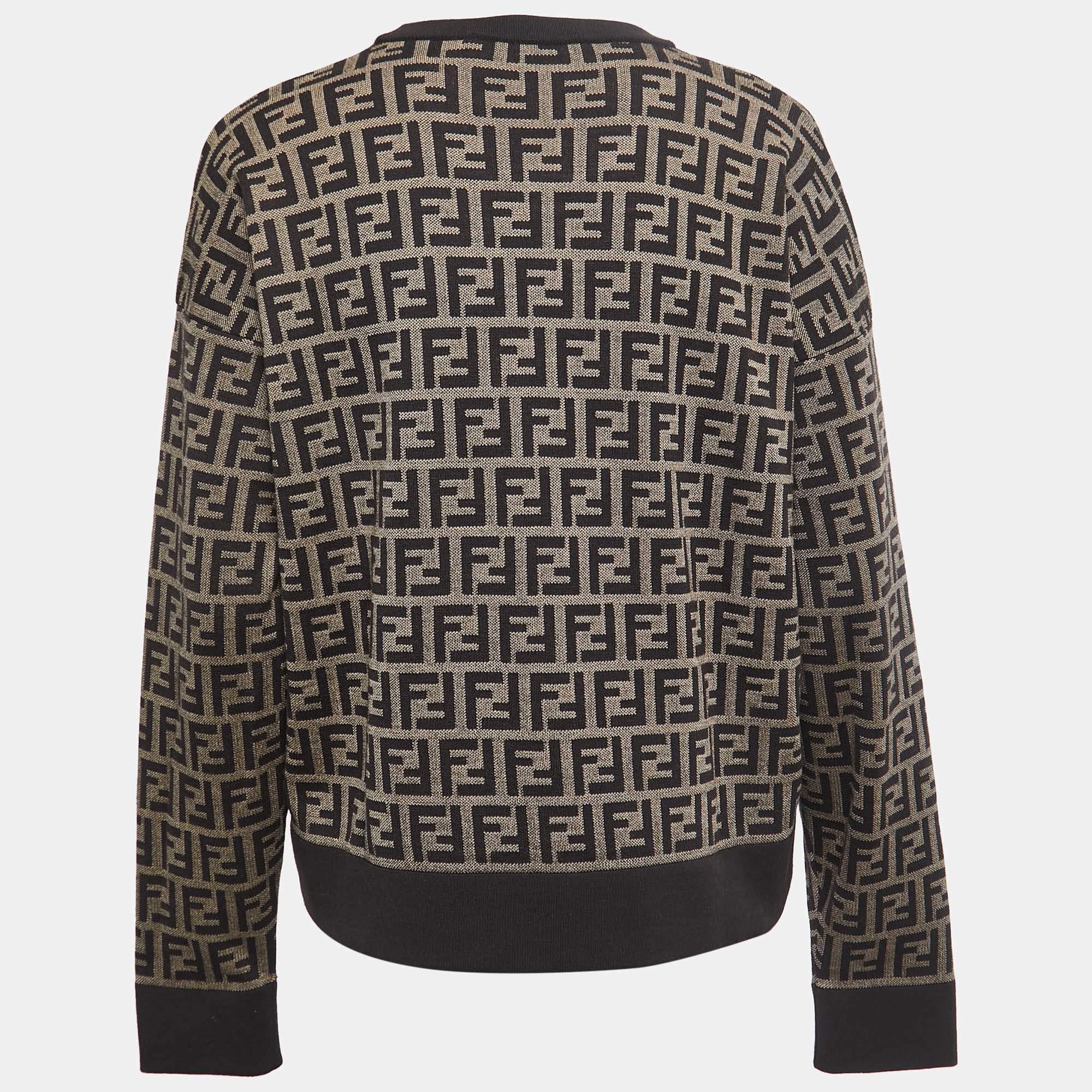 This sweatshirt from Fendi X Versace will help you achieve a smart-casual style like no other. It has been creatively tailored from quality fabric and displays a lovely shade.

Includes: Brand tag