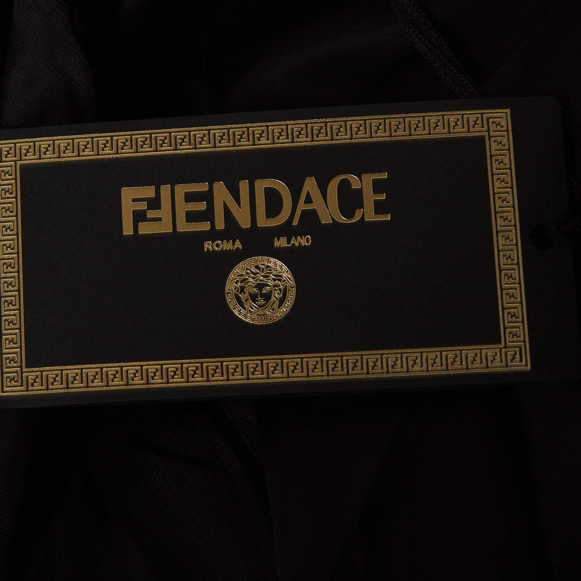 Fendi X Versace Laufsteg-Shorts aus Seide mit Monogramm und Barockdruck M im Angebot 1