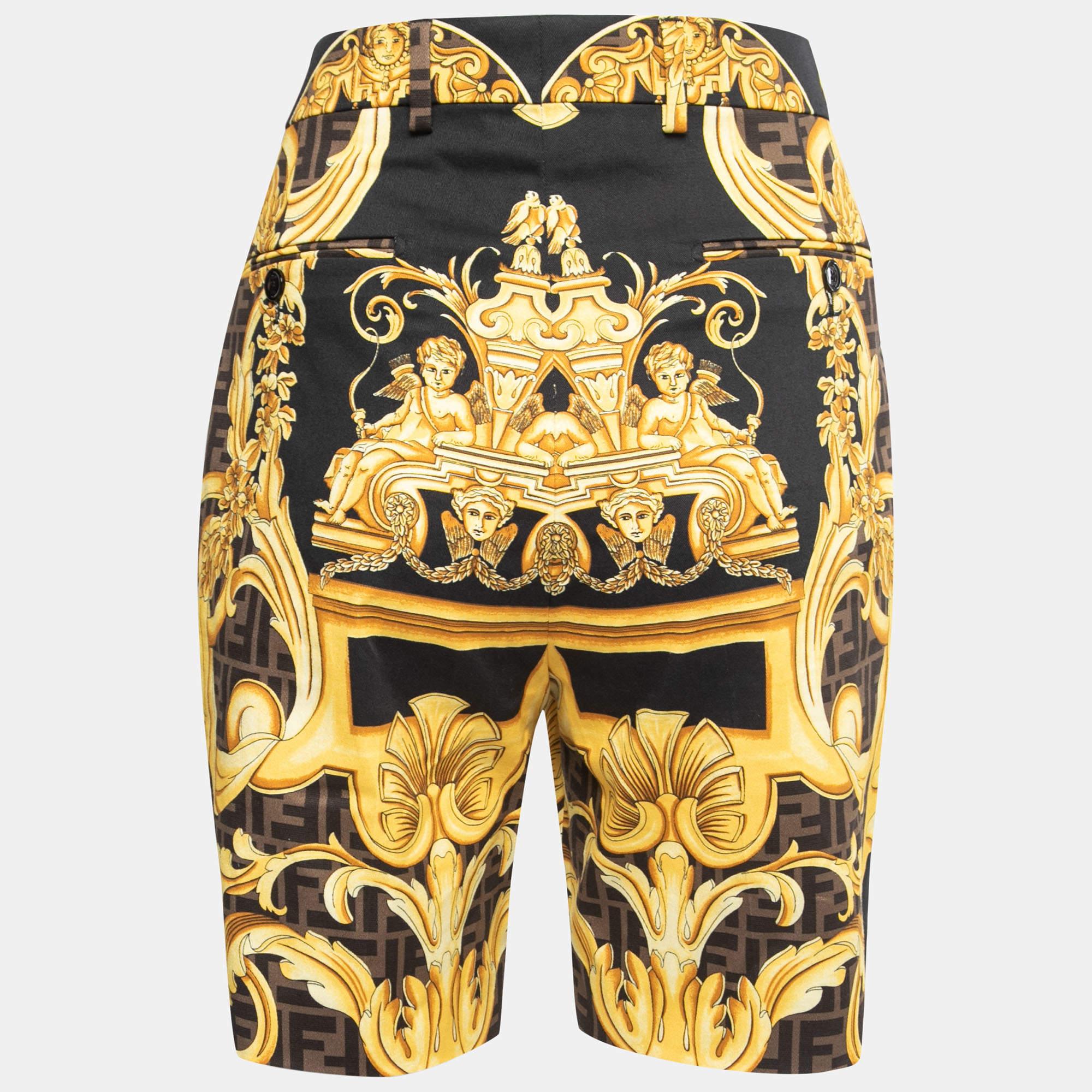 Easy to pair with a T-shirt and sneakers or with a vest and flats, these Fendi x Versace Bermuda shorts aim to be a versatile item. The design has signature prints and four pockets.

