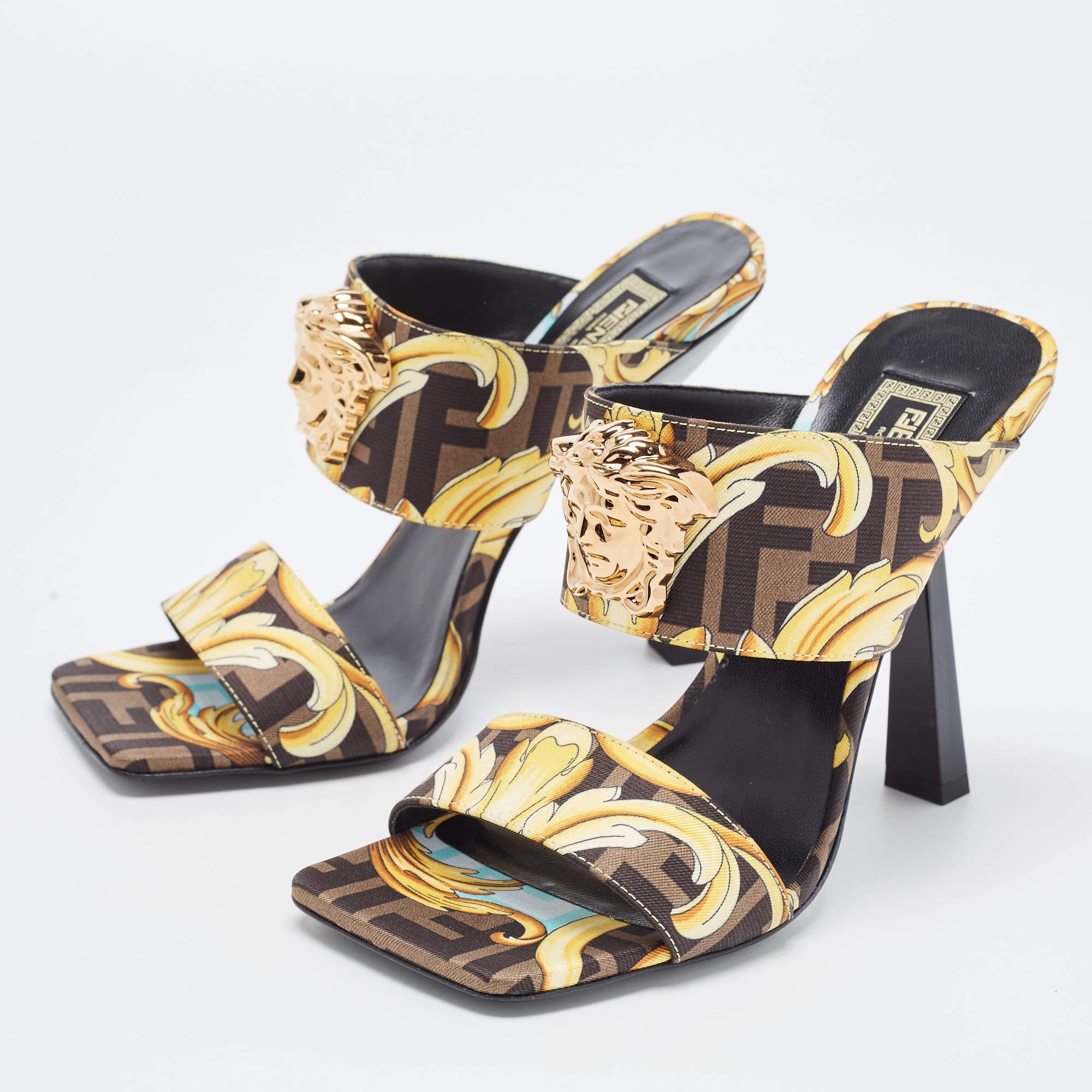 Exhibit an elegant style with this pair of slides. These Fendi x Versace Medusa sandals for women are crafted from quality materials. They are set on durable soles and sleek heels.


