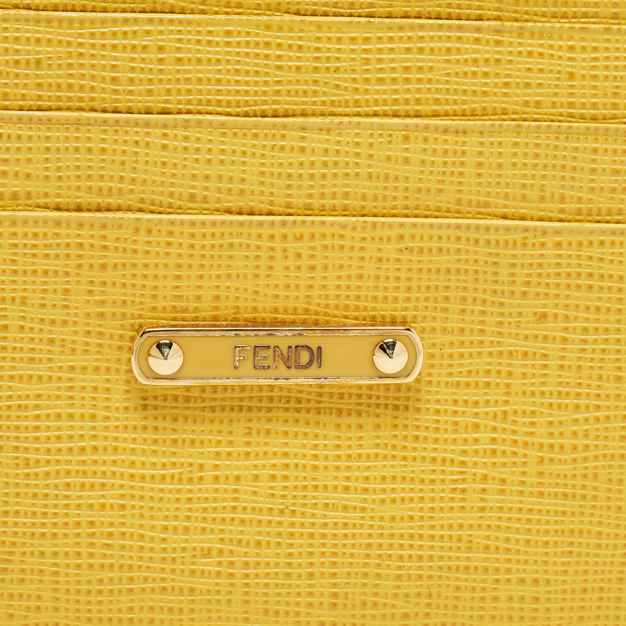 Fendi Yellow Leather Card Holder In Good Condition In Dubai, Al Qouz 2