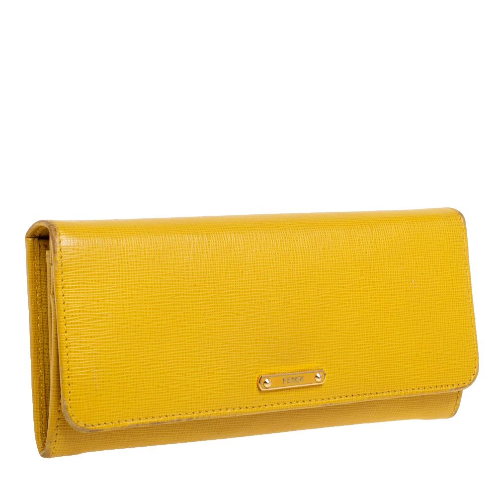 Fendi Yellow Leather Continental Wallet In Good Condition In Dubai, Al Qouz 2
