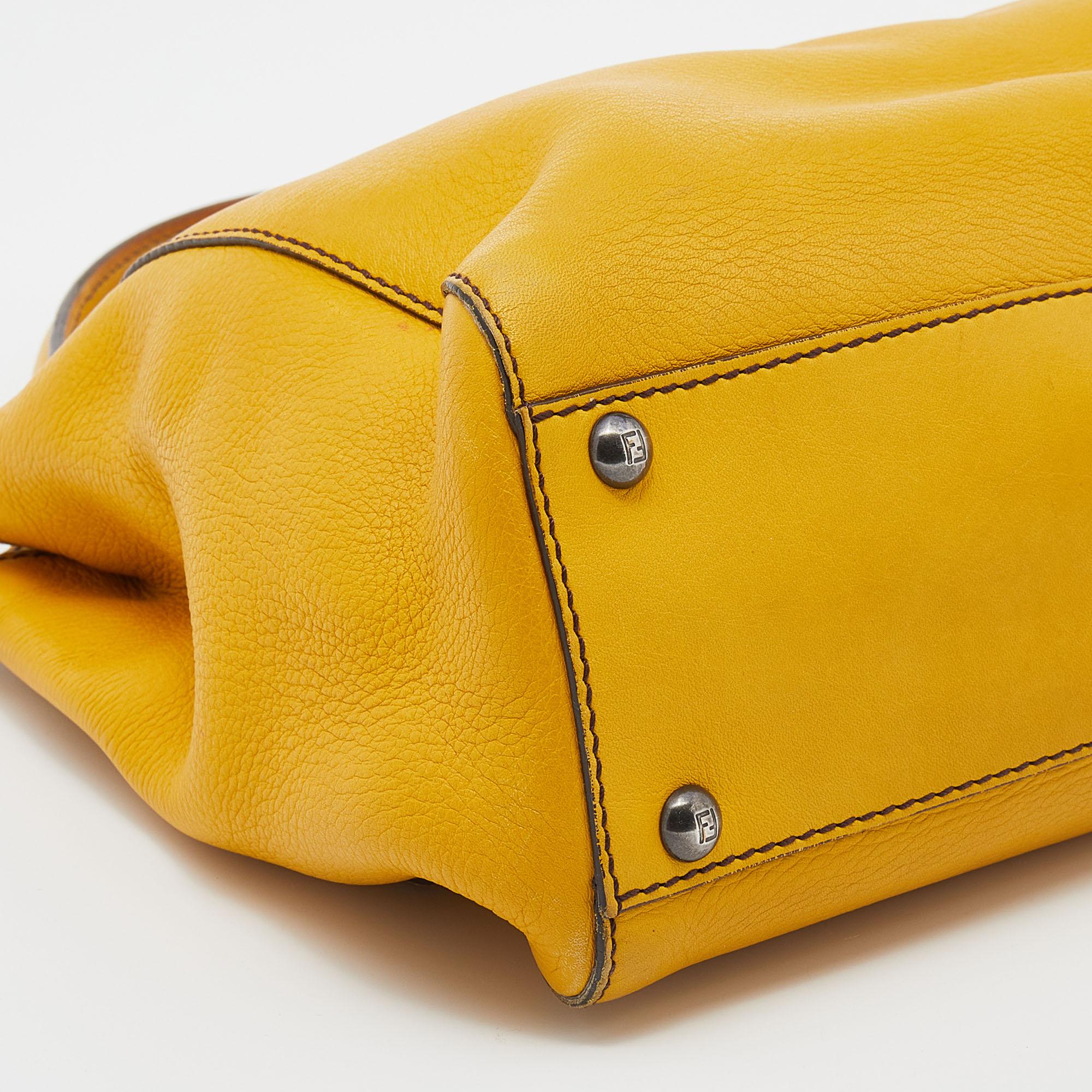 Fendi Yellow Leather Medium Peekaboo Top Handle Bag In Good Condition In Dubai, Al Qouz 2