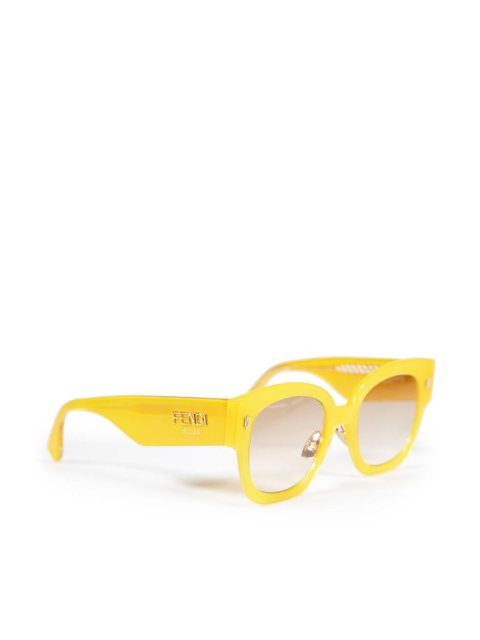 CONDITION is Very Good. Hardly any visible wear to sunglasses is evident on this used Fendi designer resale item. Item comes with original case.
 
 
 
 Details
 
 
 Yellow
 
 Acetate
 
 Sunglasses
 
 Square frame
 
 Gradient brown lenses
 

