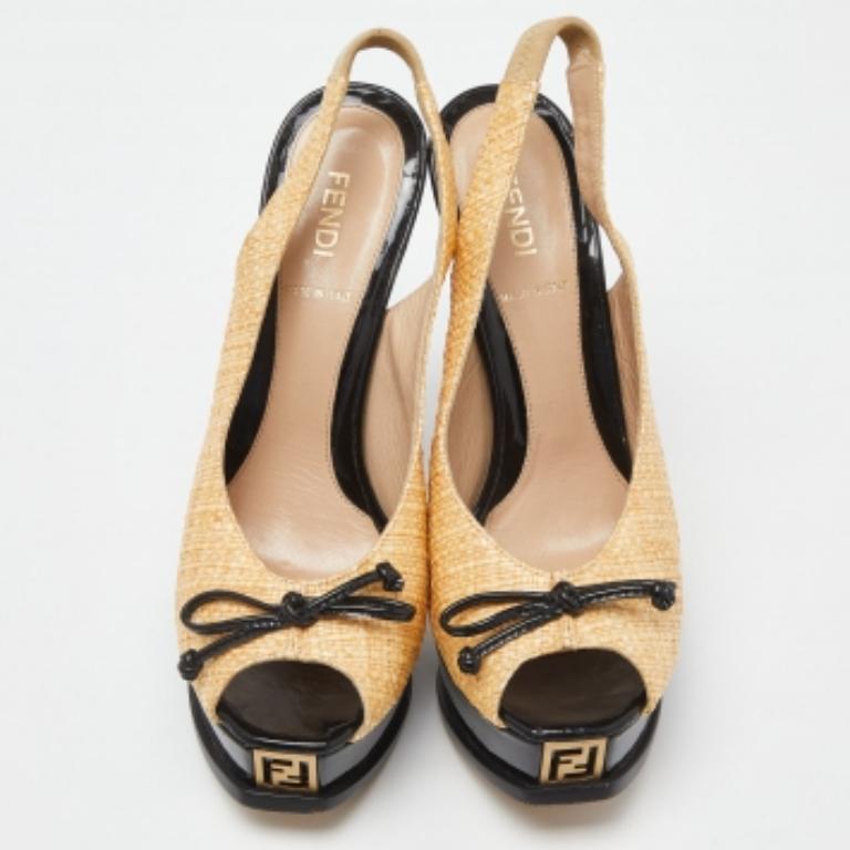 Beige Fendi escarpins Fendista jaune tissés en raphia et cuir verni avec nœud papillon, taille 37 en vente