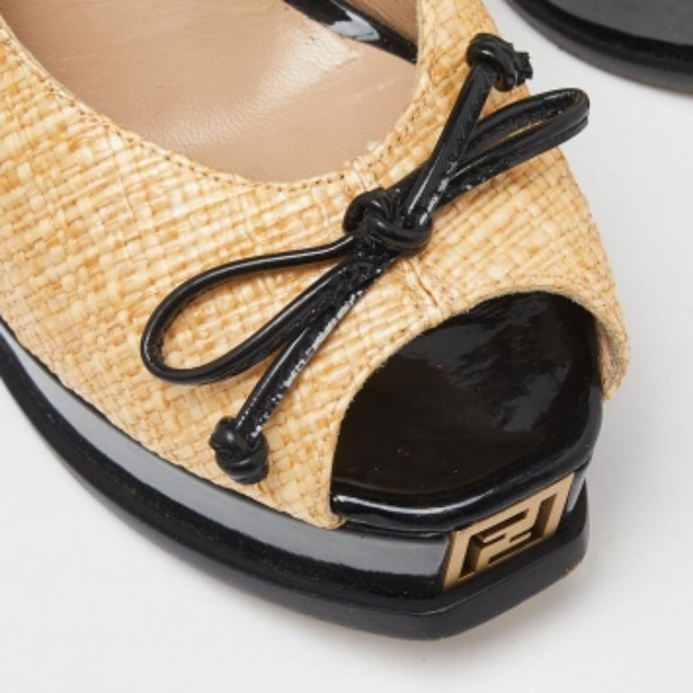 Fendi escarpins Fendista jaune tissés en raphia et cuir verni avec nœud papillon, taille 37 État moyen - En vente à Dubai, Al Qouz 2