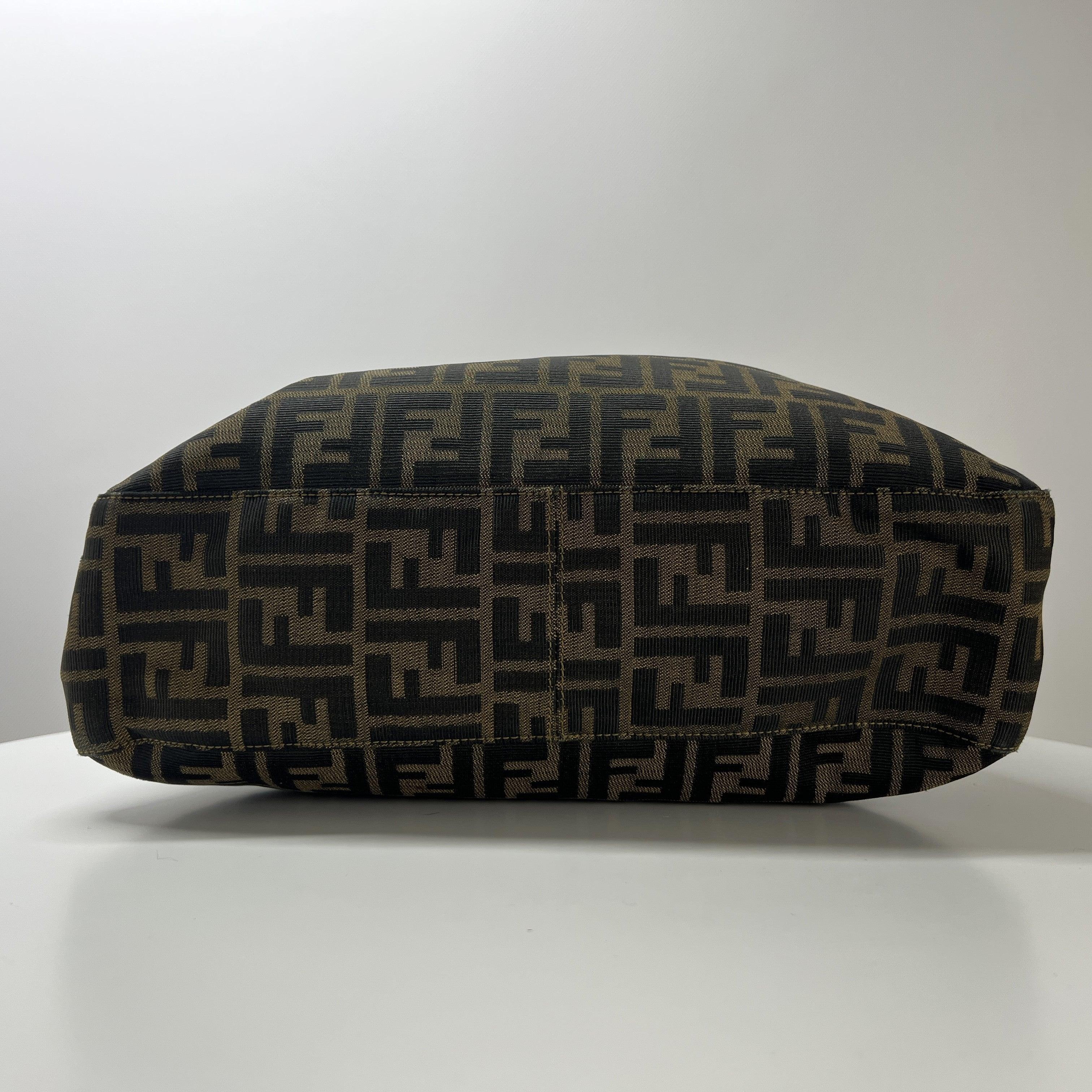 Fendi Zucca Canvas Hobo Bag Braunes Leder im Angebot 5