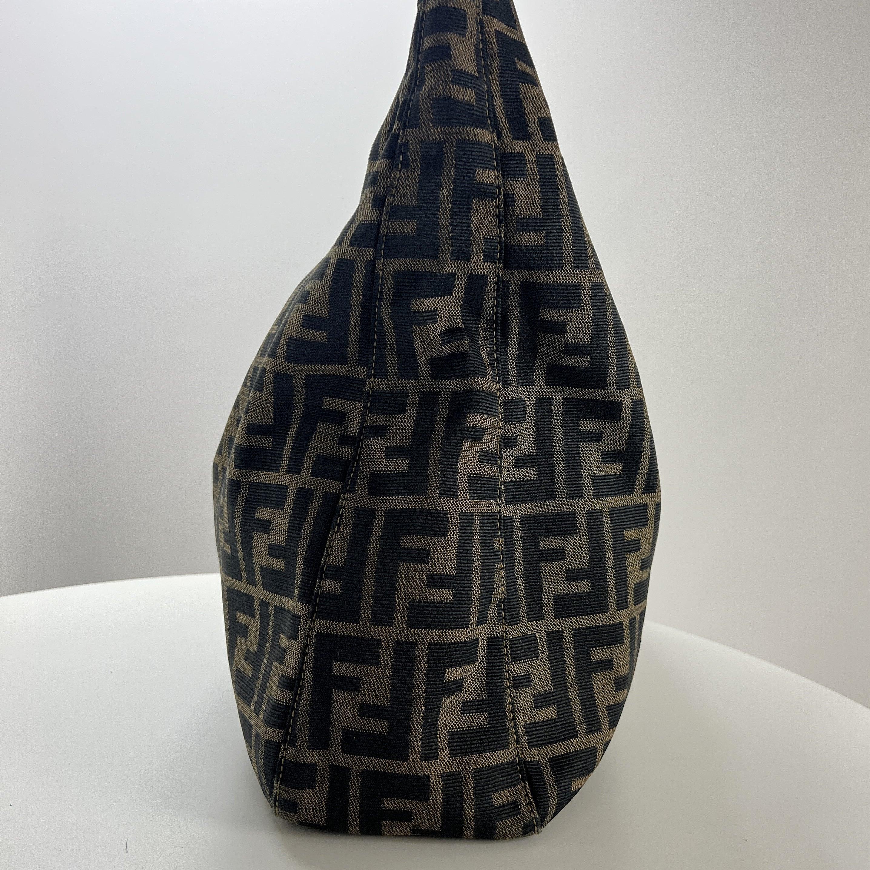 Fendi Zucca Canvas Hobo Bag Braunes Leder im Angebot 4