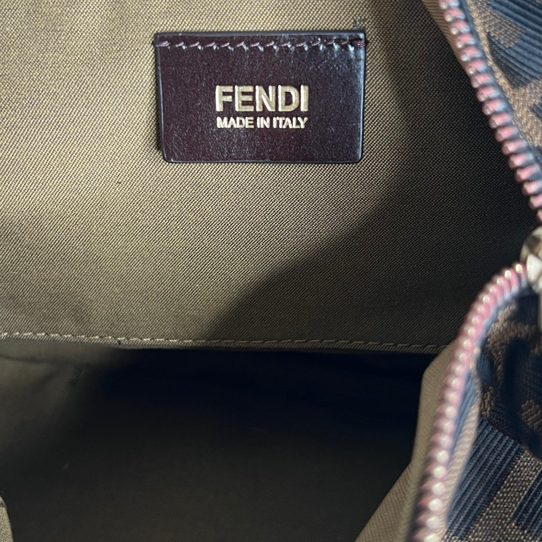 Fendi Zucca Umhängetasche aus Canvas und Leder Braun im Angebot 6