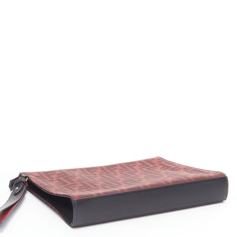 FENDI Zucca FF Monogram rot Canvas schwarz Leder Reißverschluss Clutch Tasche Herren im Angebot