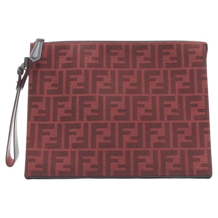 FENDI Zucca FF Monogram rot Canvas schwarz Leder ReiBverschluss Clutch Tasche im Angebot bei 1stDibs