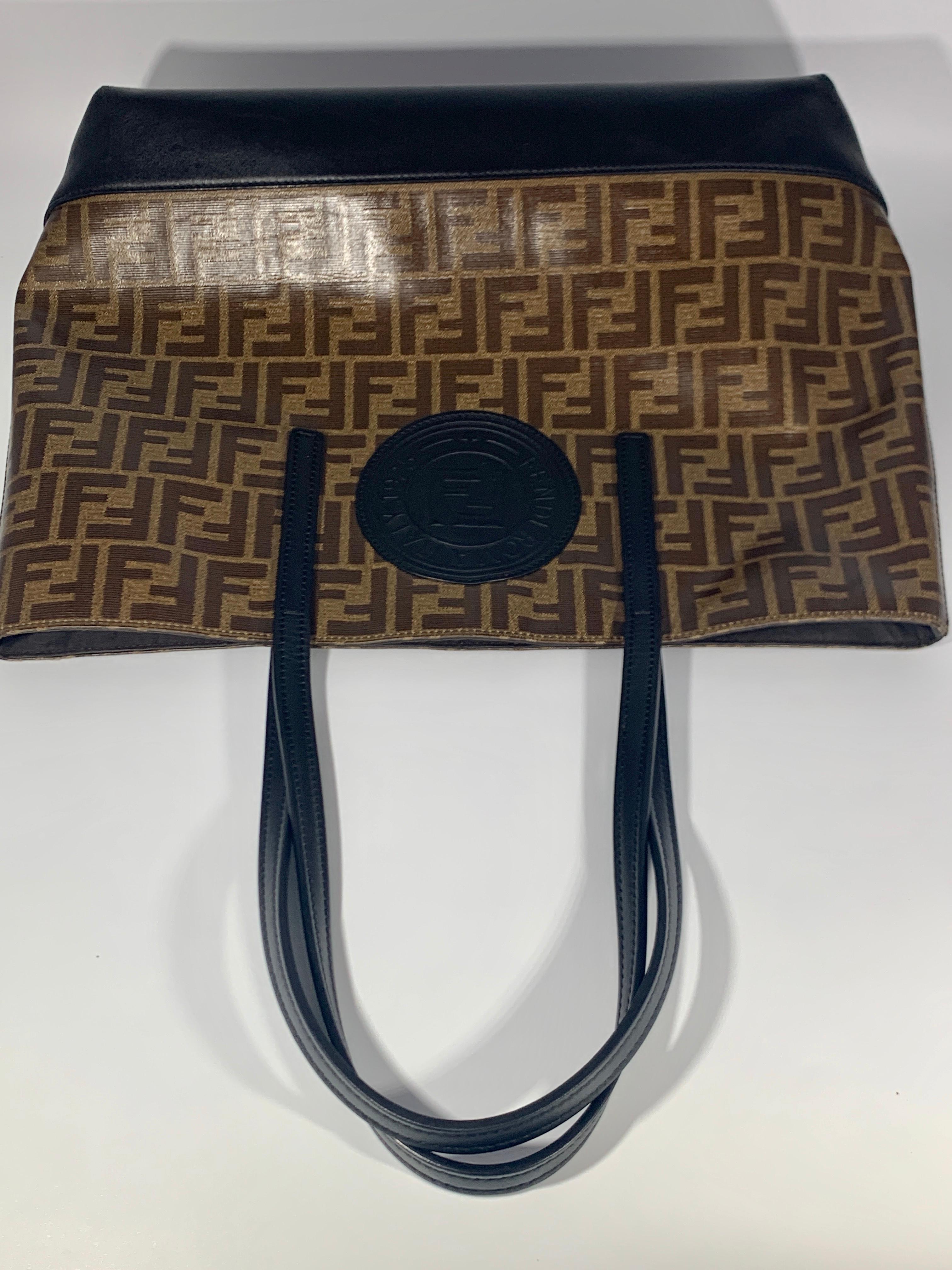 Fendi  Zucca Print  Neverful Tote Shoulder Bag  - Leather/ Canvas, Brown/Black In Excellent Condition In New York, NY