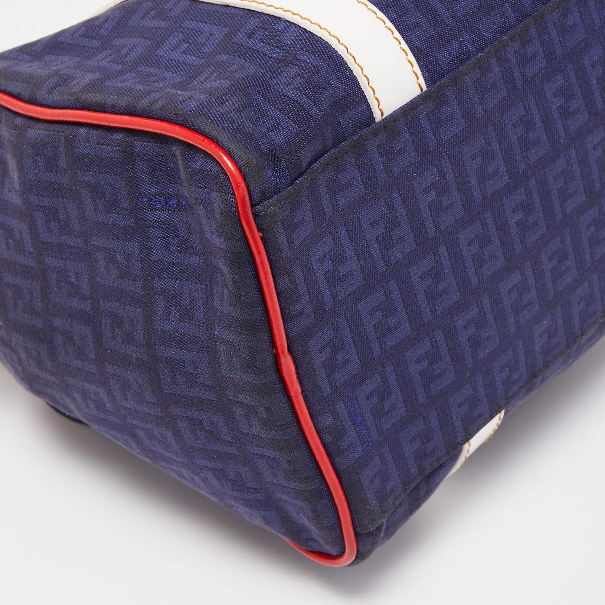 Fendi Borsa Boston piccola Forever Bauletto in tela e vernice In condizioni buone a Dubai, Al Qouz 2