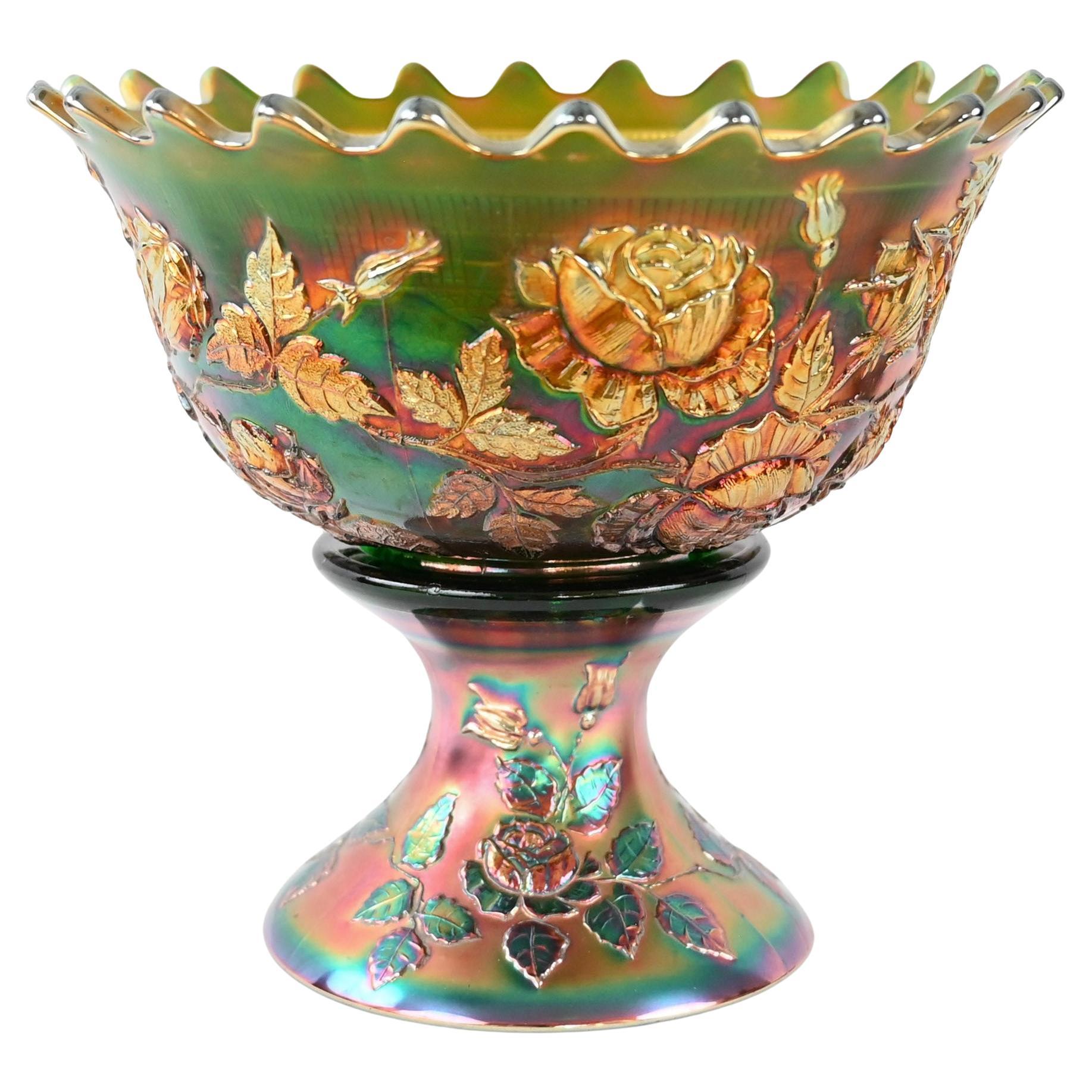 Cuenco de vidrio tallado iridiscente Art Nouveau de Fenton