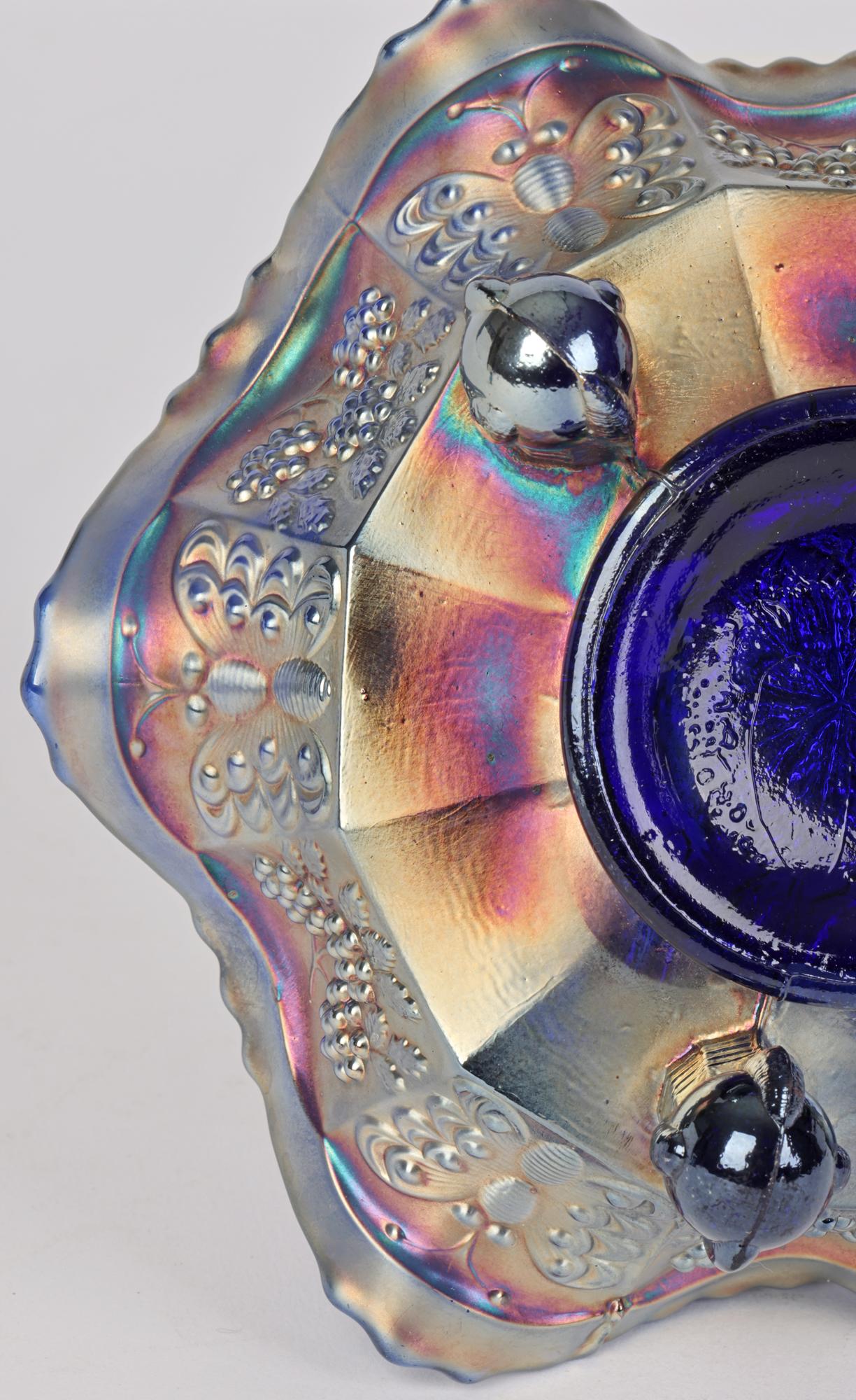 Verre d'art Fenton plat en verre bleu à motif de panthère de carnaval en vente
